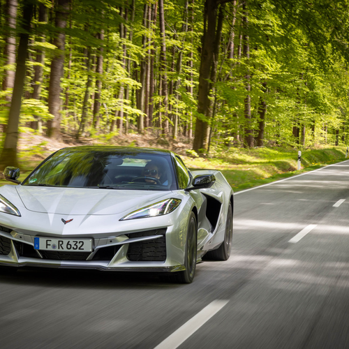 2026 Chevrolet Corvette E-Ray Convertible European Version Front View