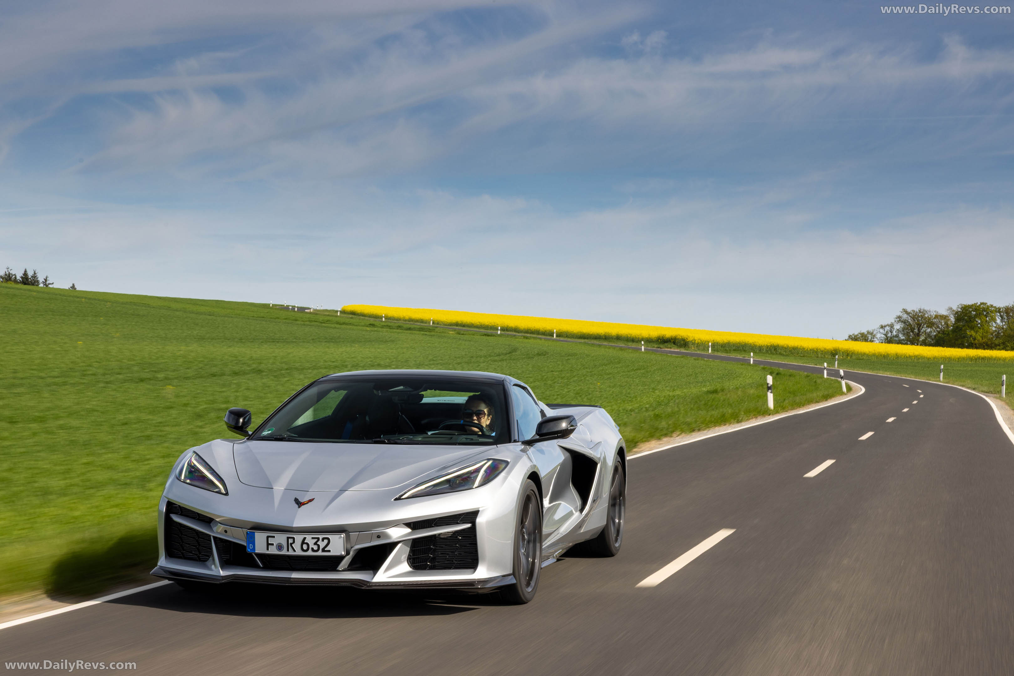 2026 Chevrolet Corvette E-Ray Convertible European Version Front View