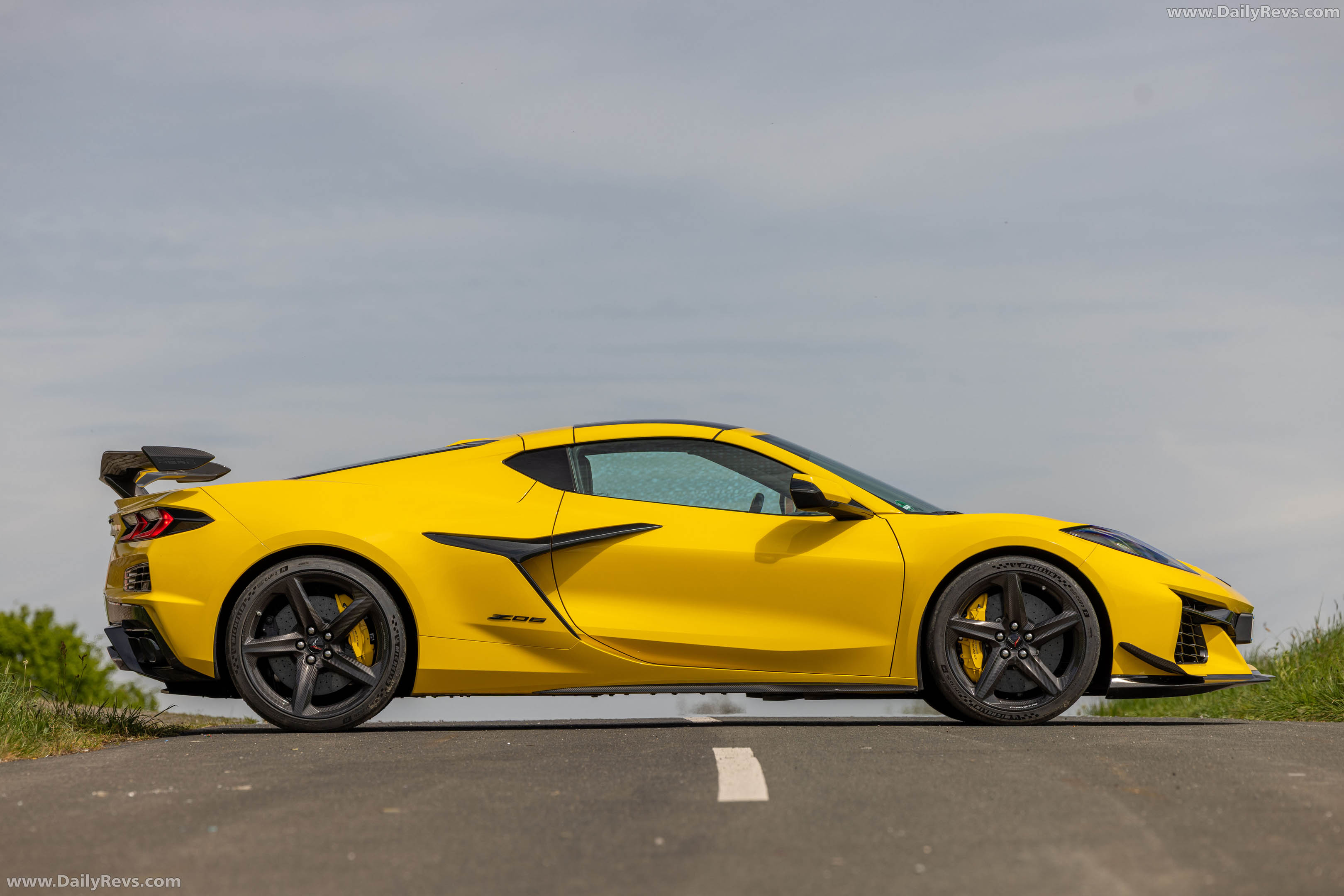 2026 Chevrolet Corvette Z06 European Version Side View
