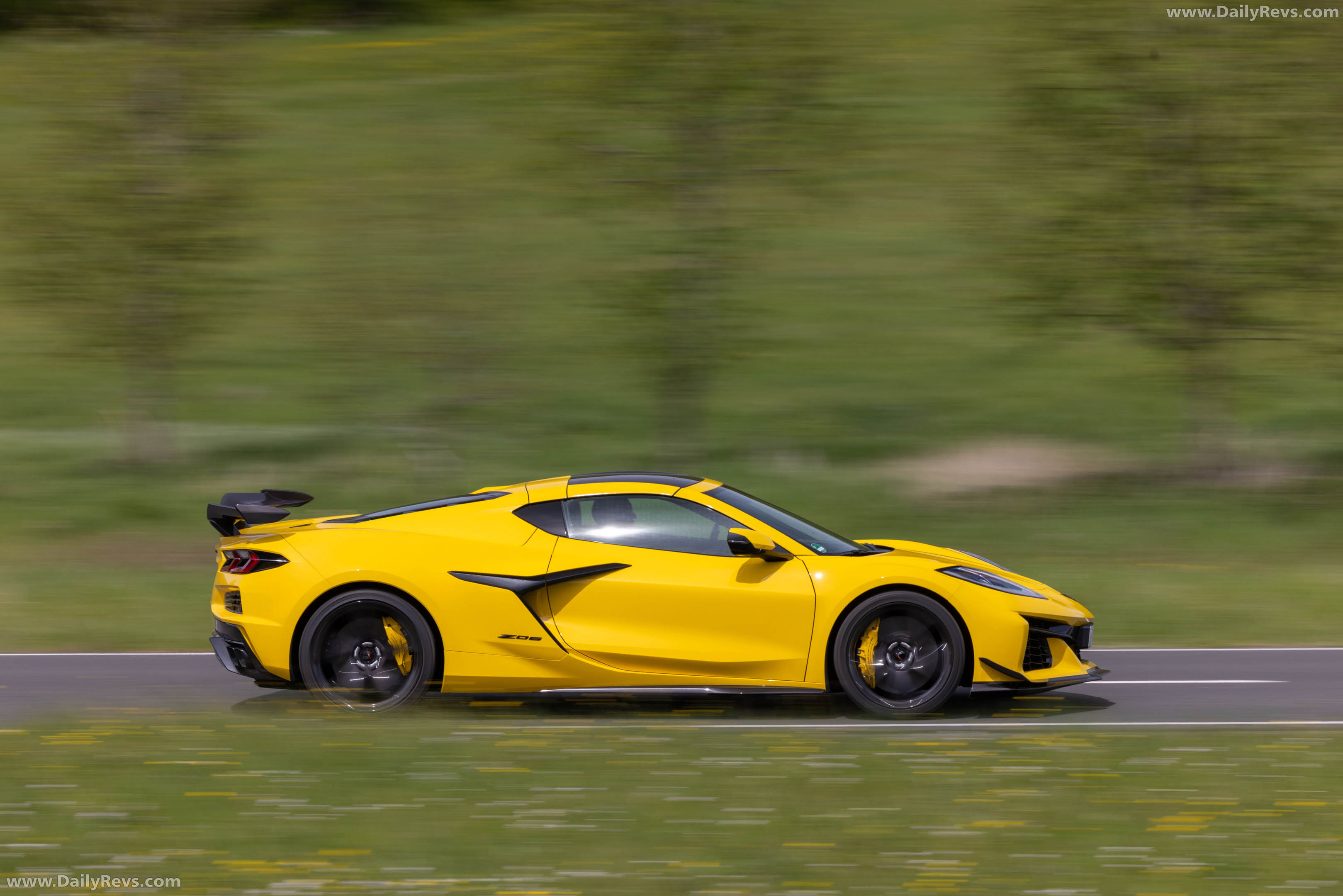 2026 Chevrolet Corvette Z06 European Version Side View