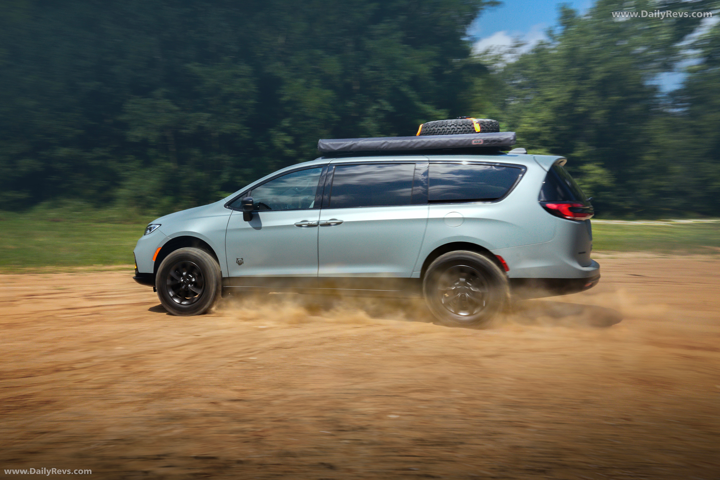 2025 Chrysler Pacifica Grizzly Peak Concept Side View