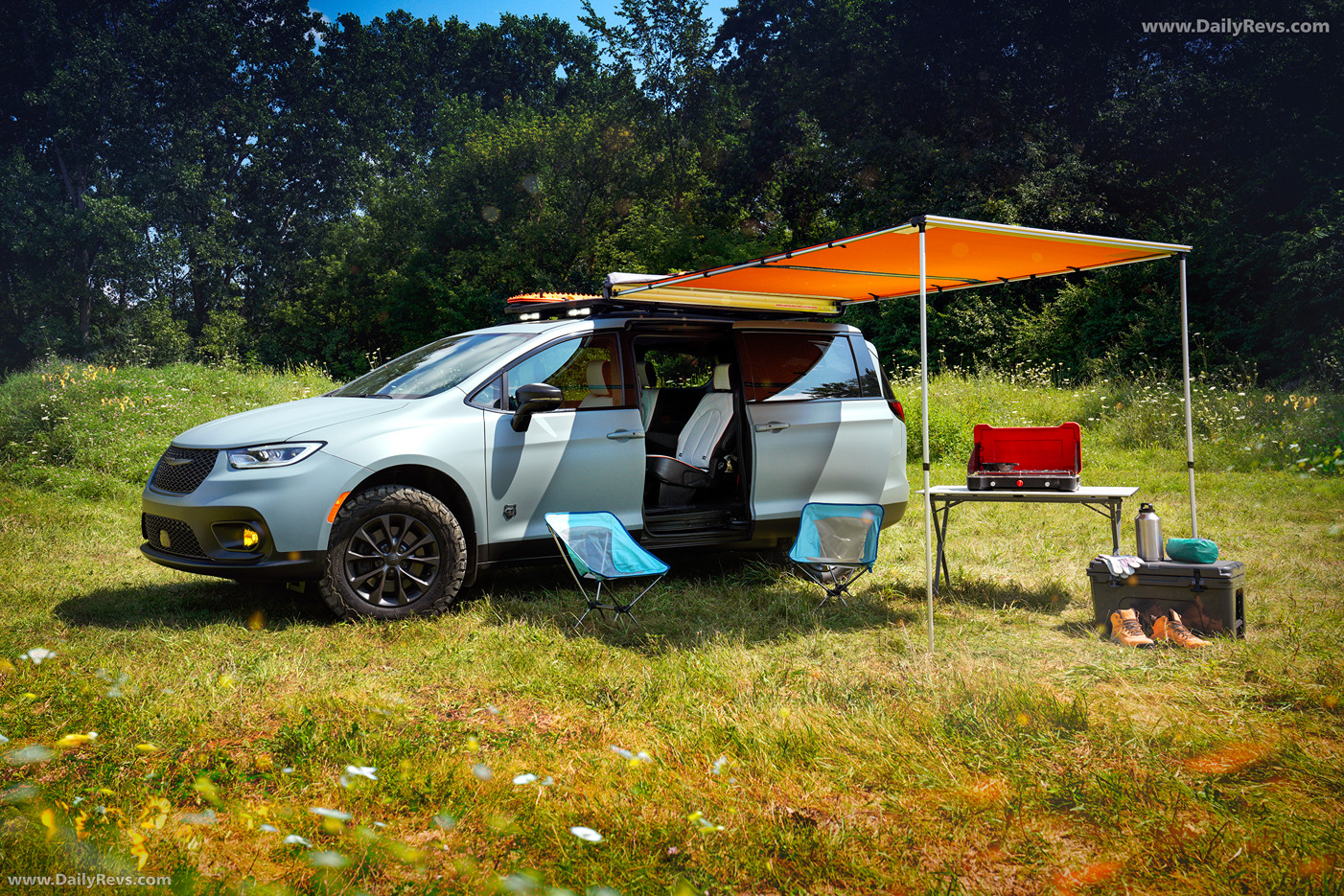 2025 Chrysler Pacifica Grizzly Peak Concept Side View