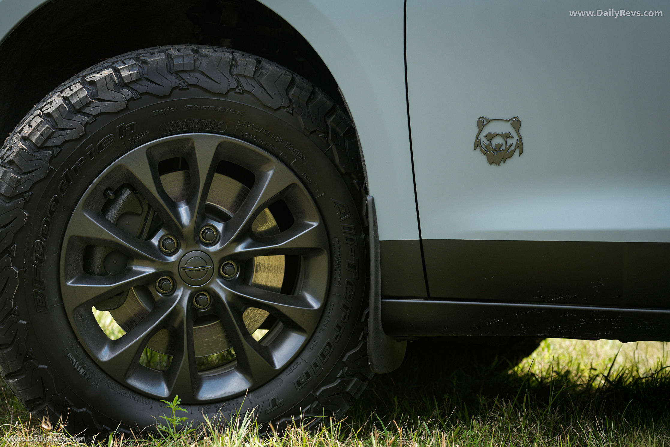 2025 Chrysler Pacifica Grizzly Peak Concept Exterior