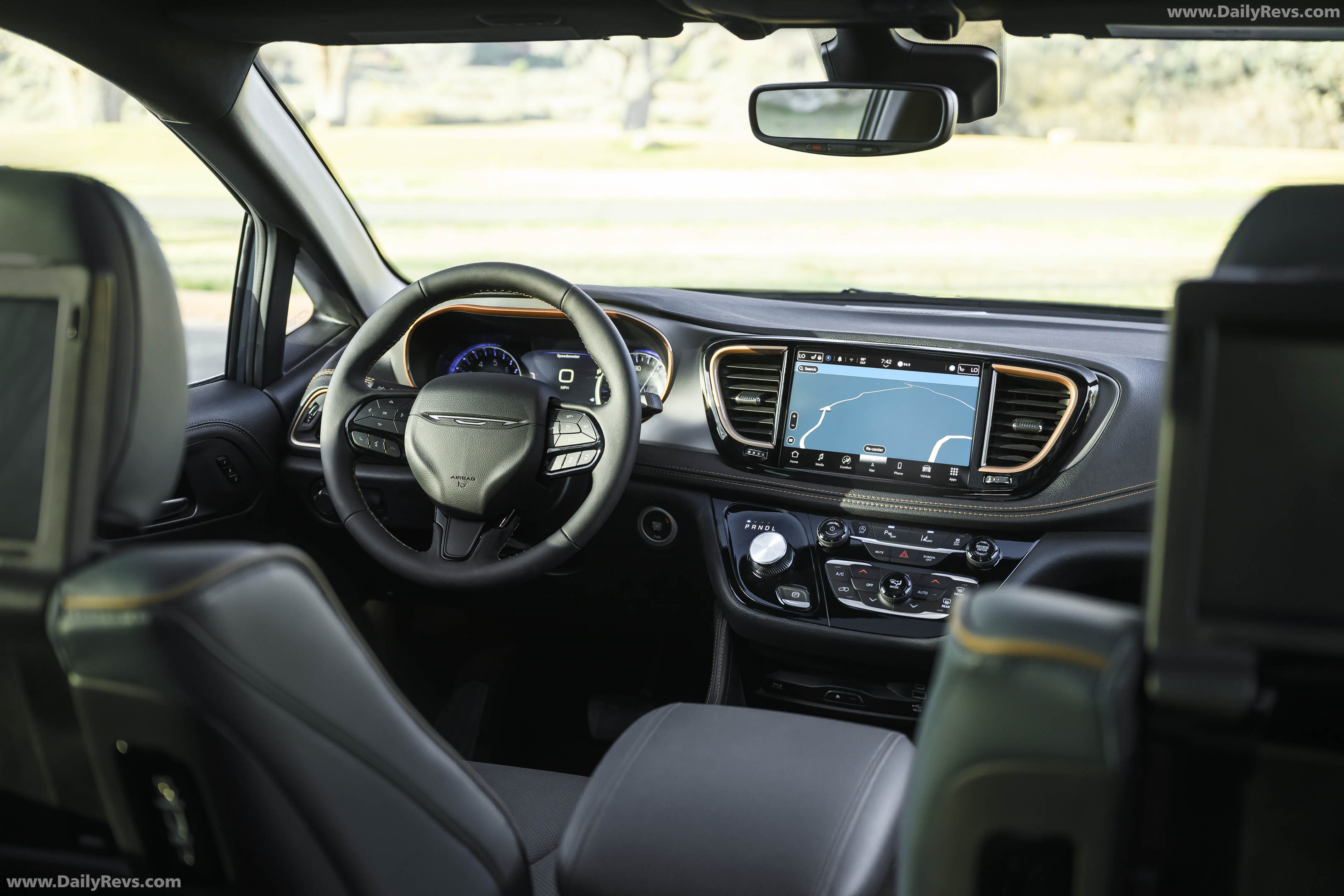 2027 Chrysler Pacifica Pinnacle Interior