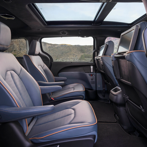 2027 Chrysler Pacifica Pinnacle Interior