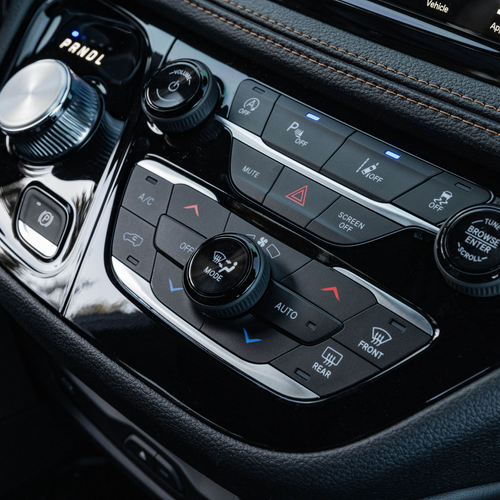 2027 Chrysler Pacifica Pinnacle Interior