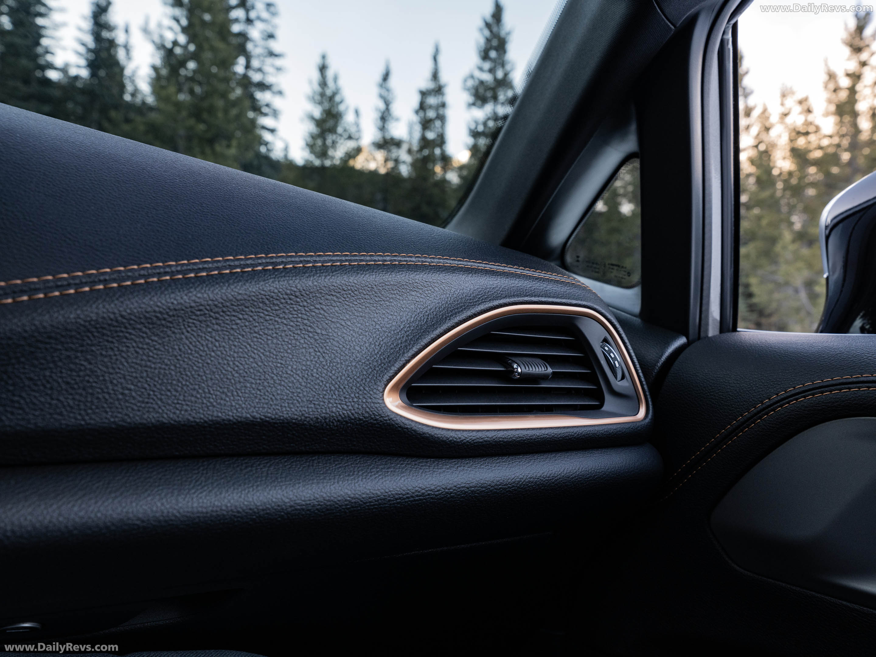 2027 Chrysler Pacifica Pinnacle Interior