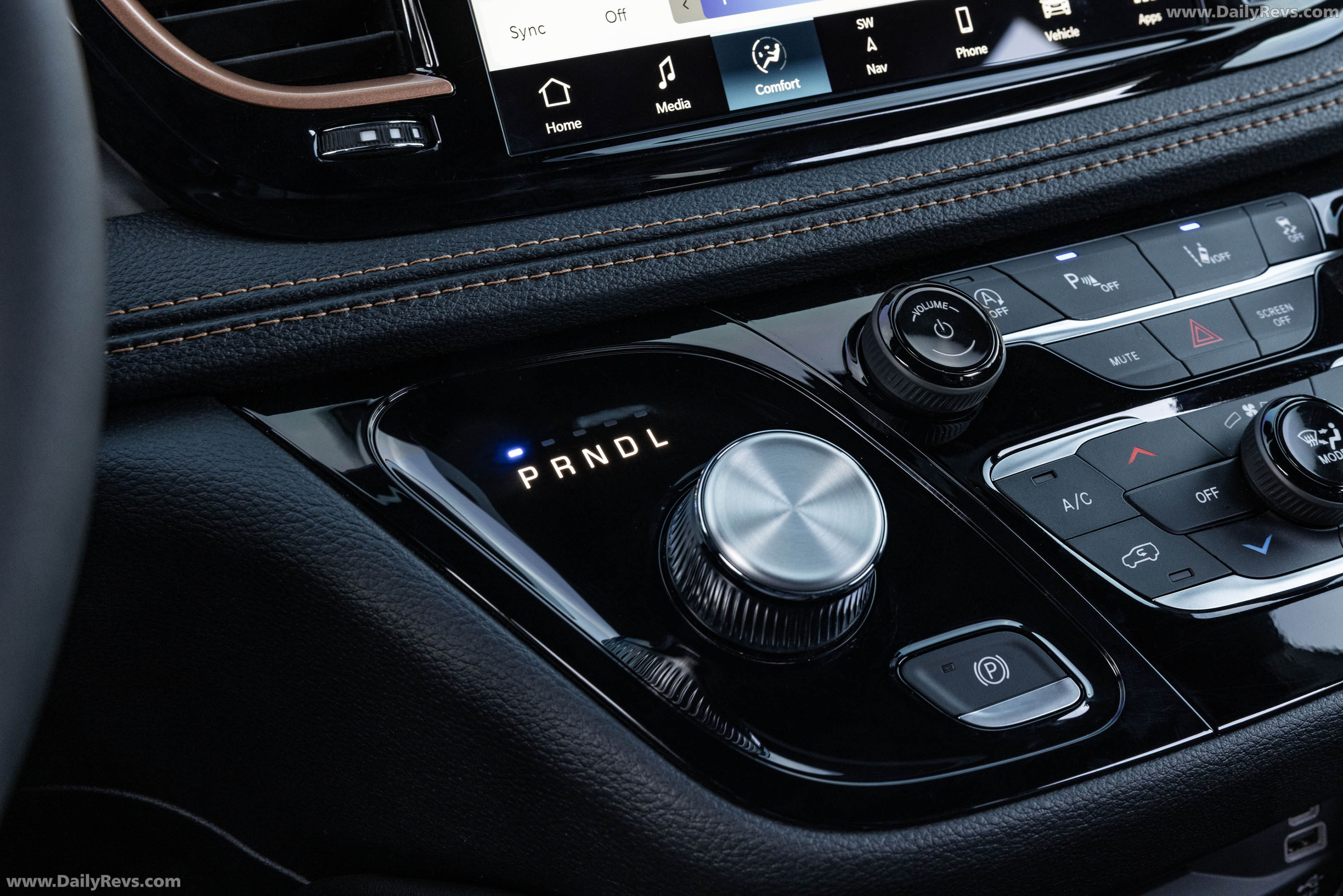2027 Chrysler Pacifica Pinnacle Interior