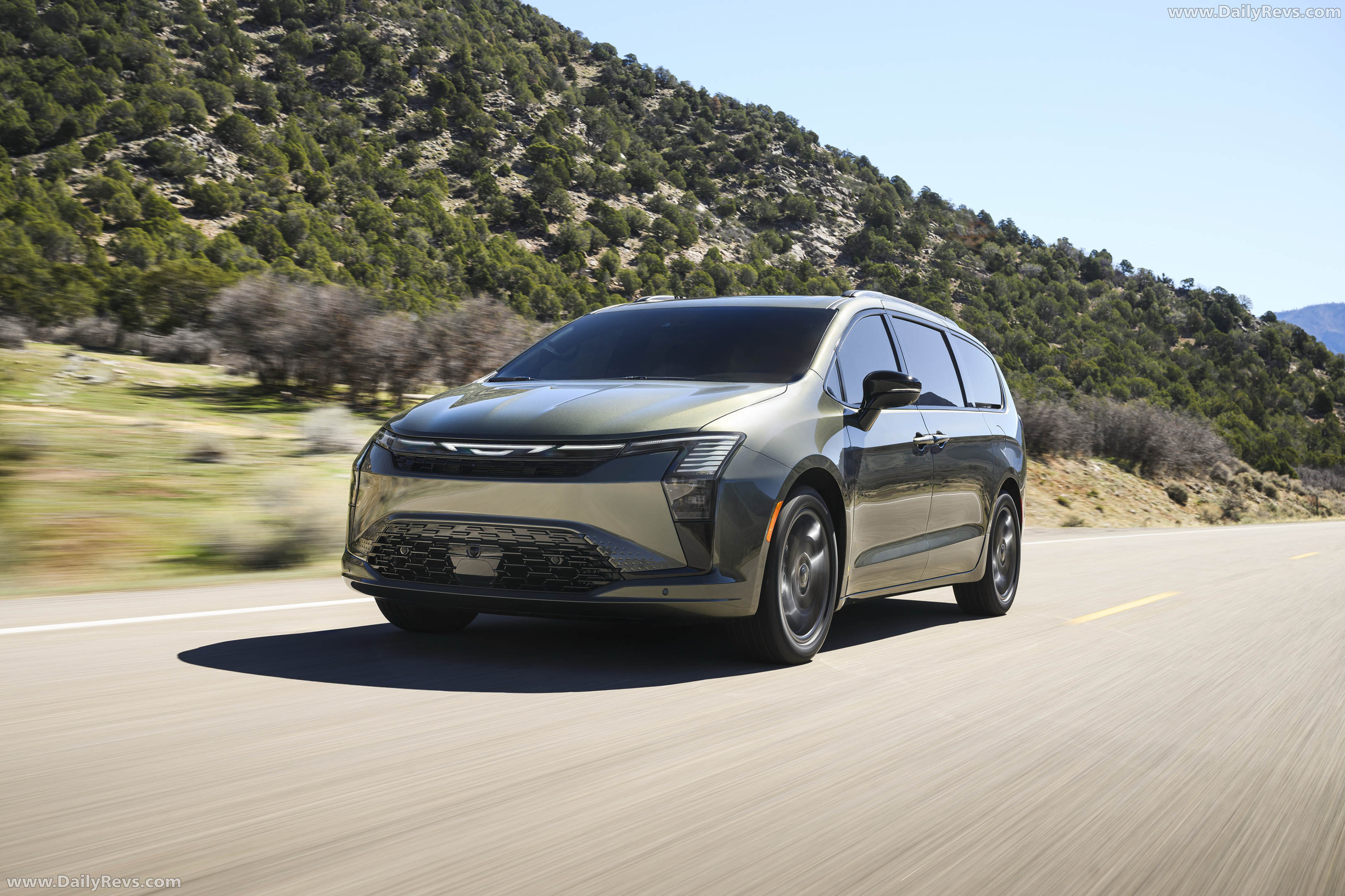 2027 Chrysler Pacifica AWD Front View