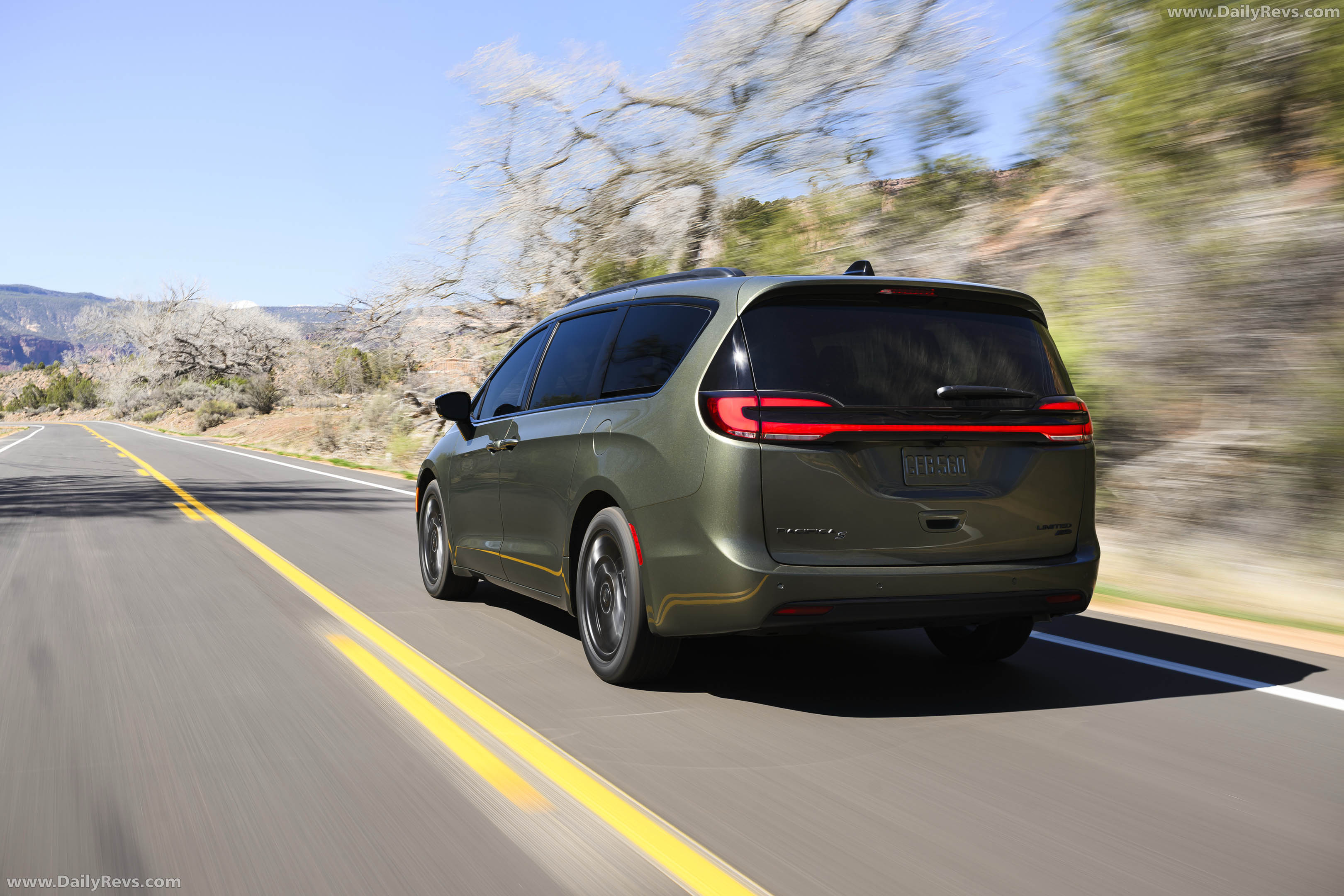 2027 Chrysler Pacifica AWD Rear View