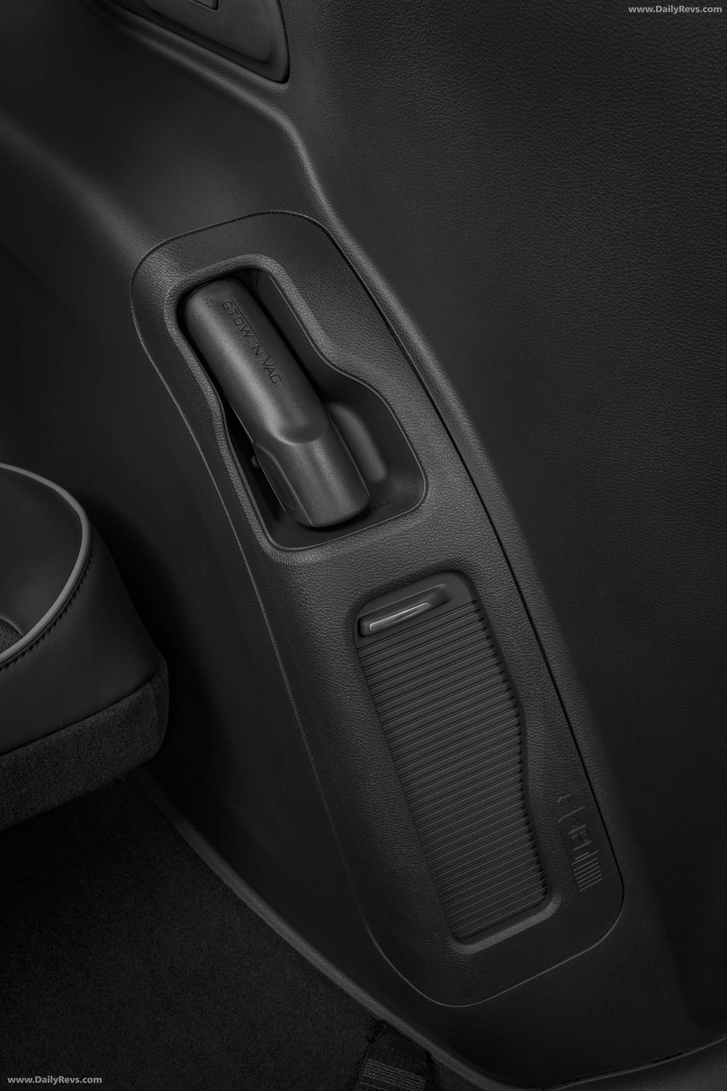 2027 Chrysler Pacifica AWD Interior