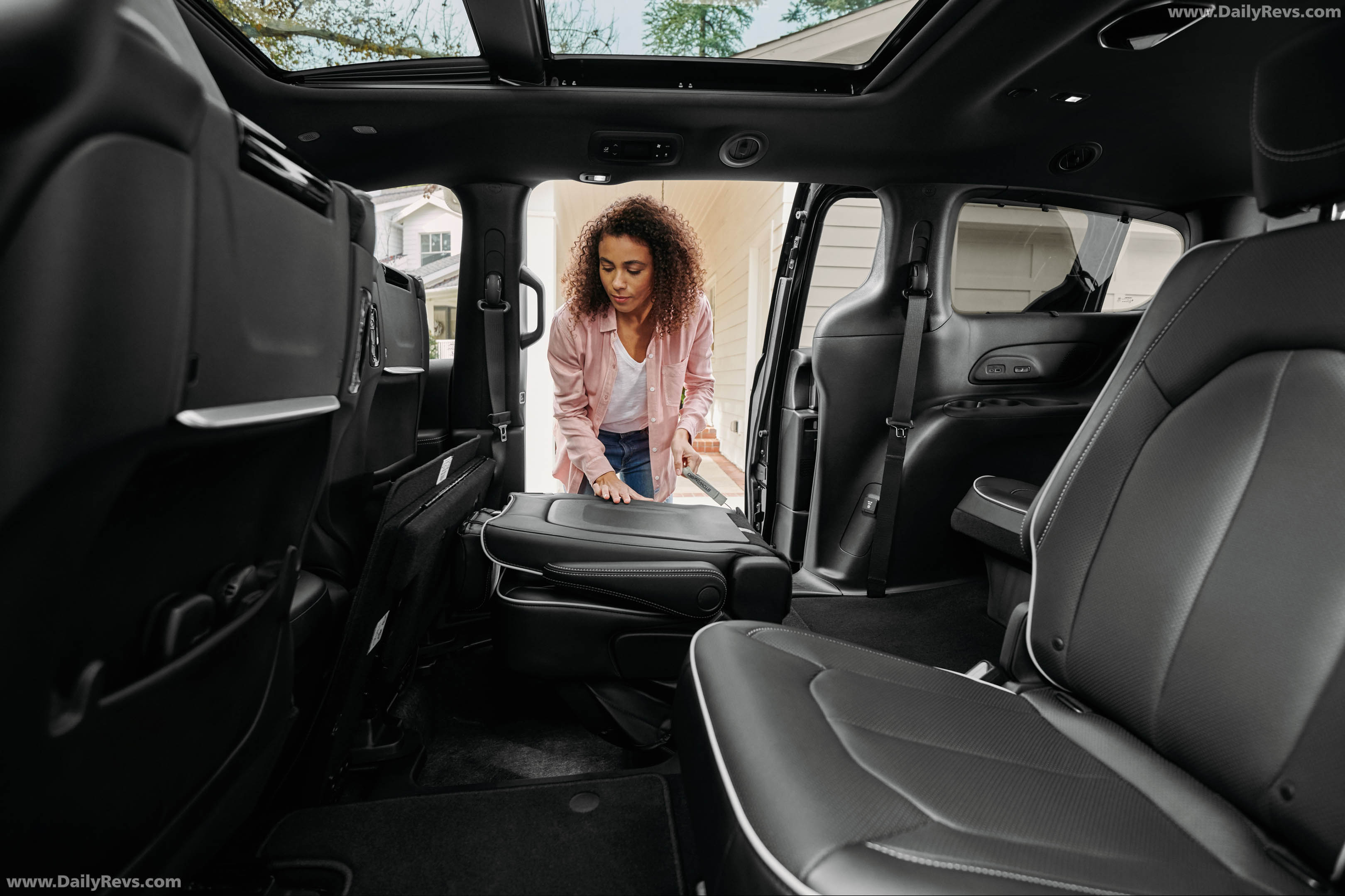 2027 Chrysler Pacifica AWD Interior