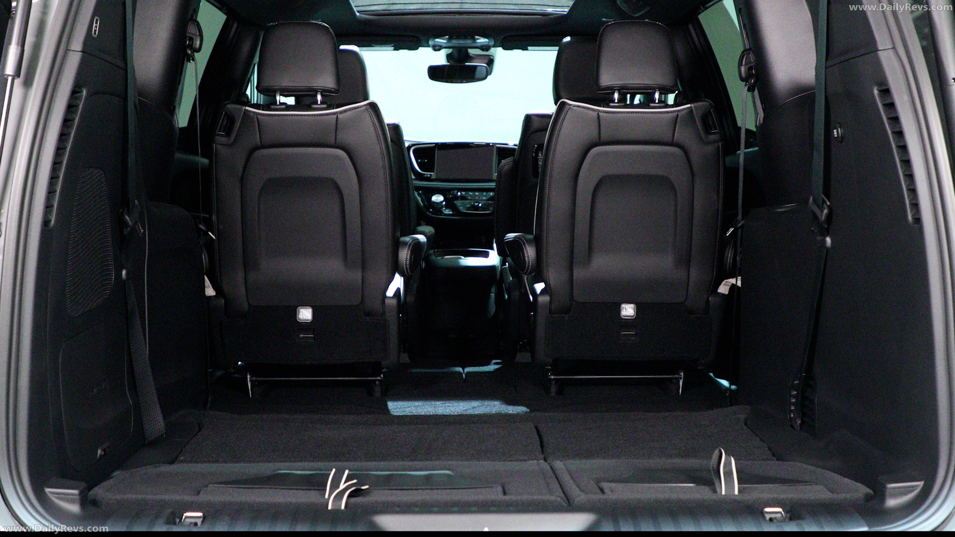 2027 Chrysler Pacifica AWD Interior