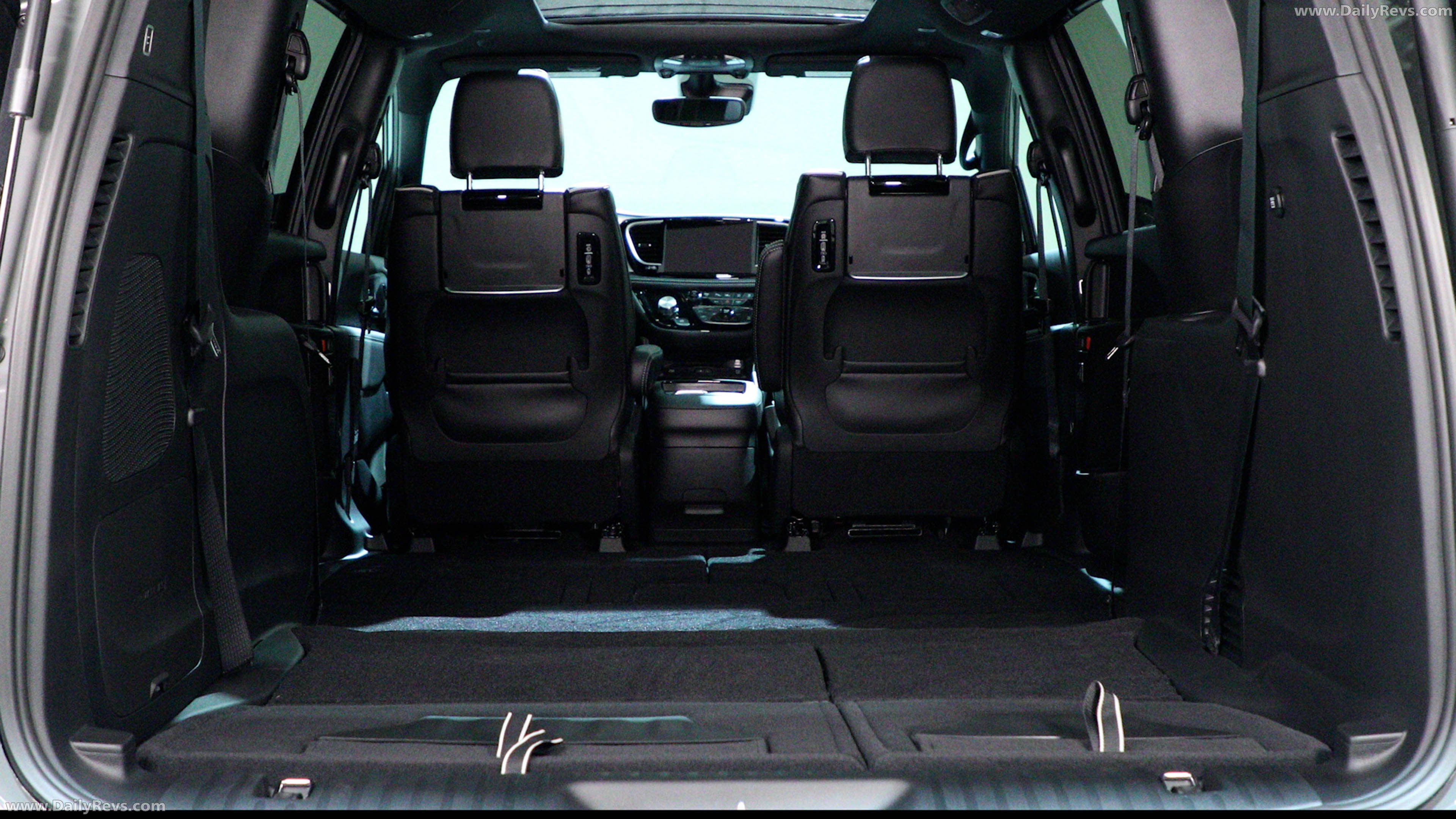 2027 Chrysler Pacifica AWD Interior