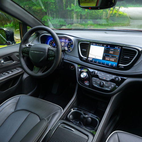 2027 Chrysler Pacifica Limited Interior