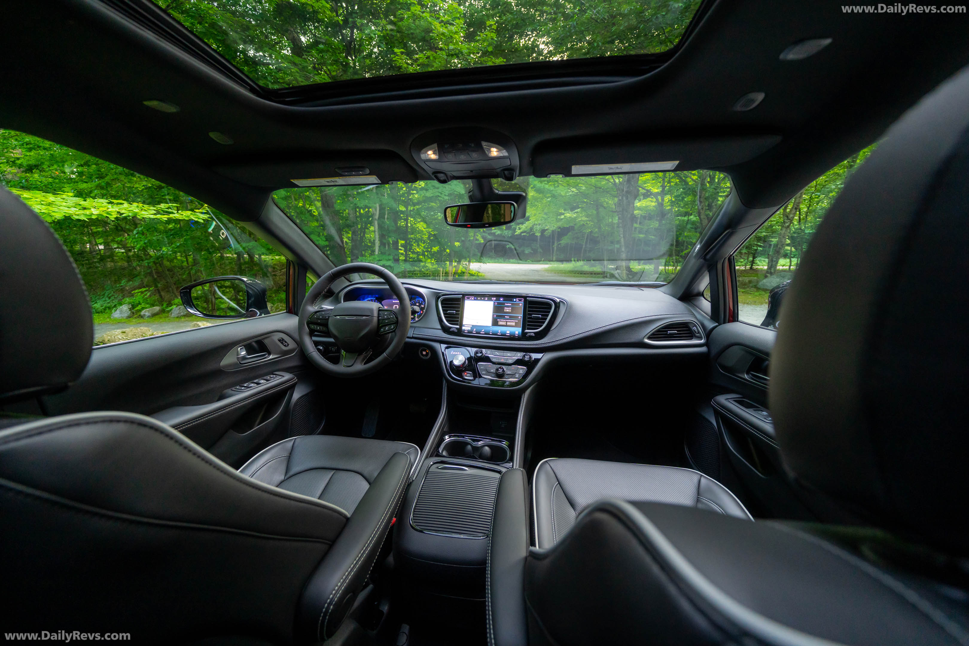 2027 Chrysler Pacifica Limited Interior