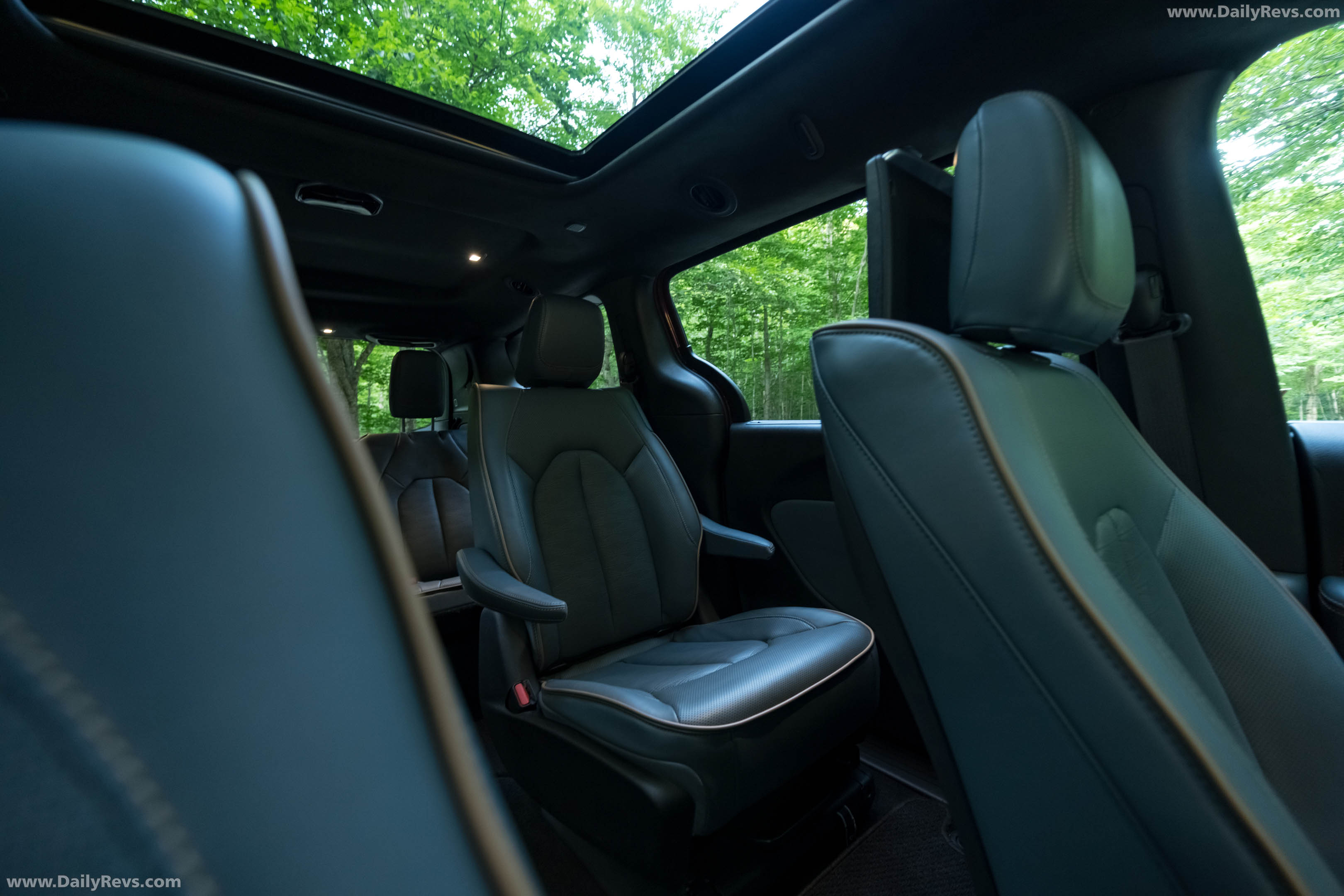 2027 Chrysler Pacifica Pinnacle Red Hot Interior