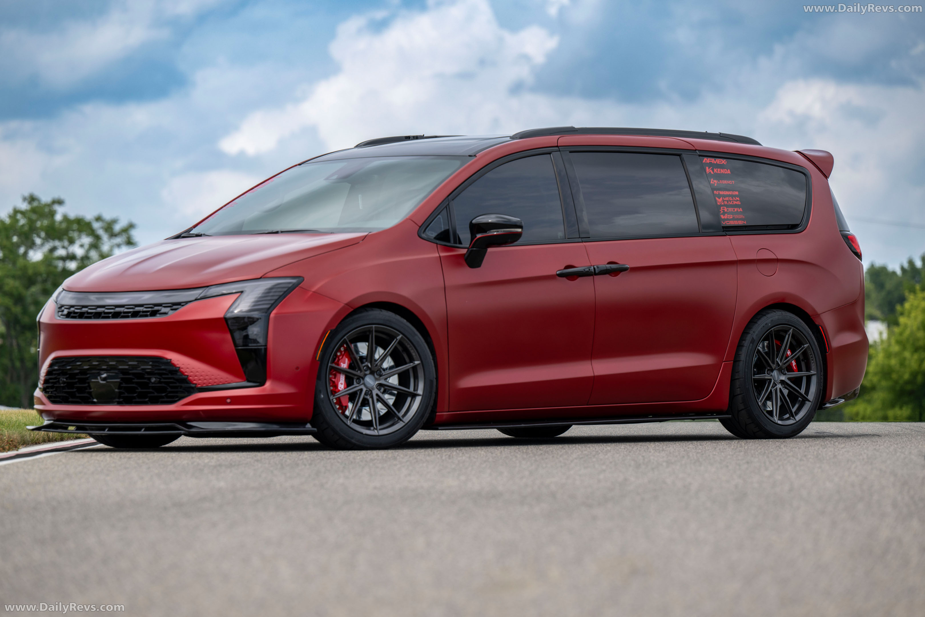 2027 Chrysler Pacifica Limited S VANkulture Concept Front View