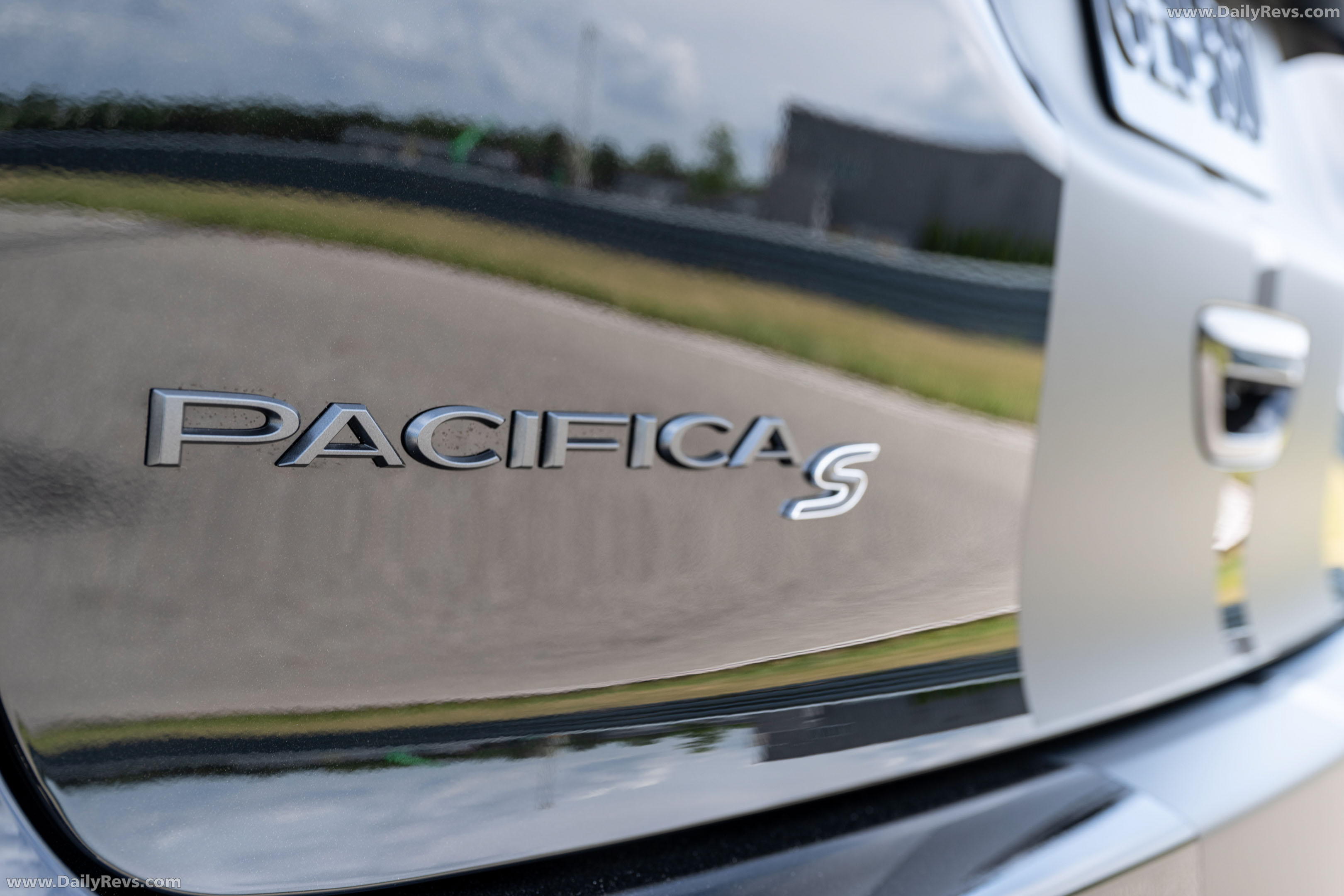 2027 Chrysler Pacifica Limited S Factory Concept Exterior
