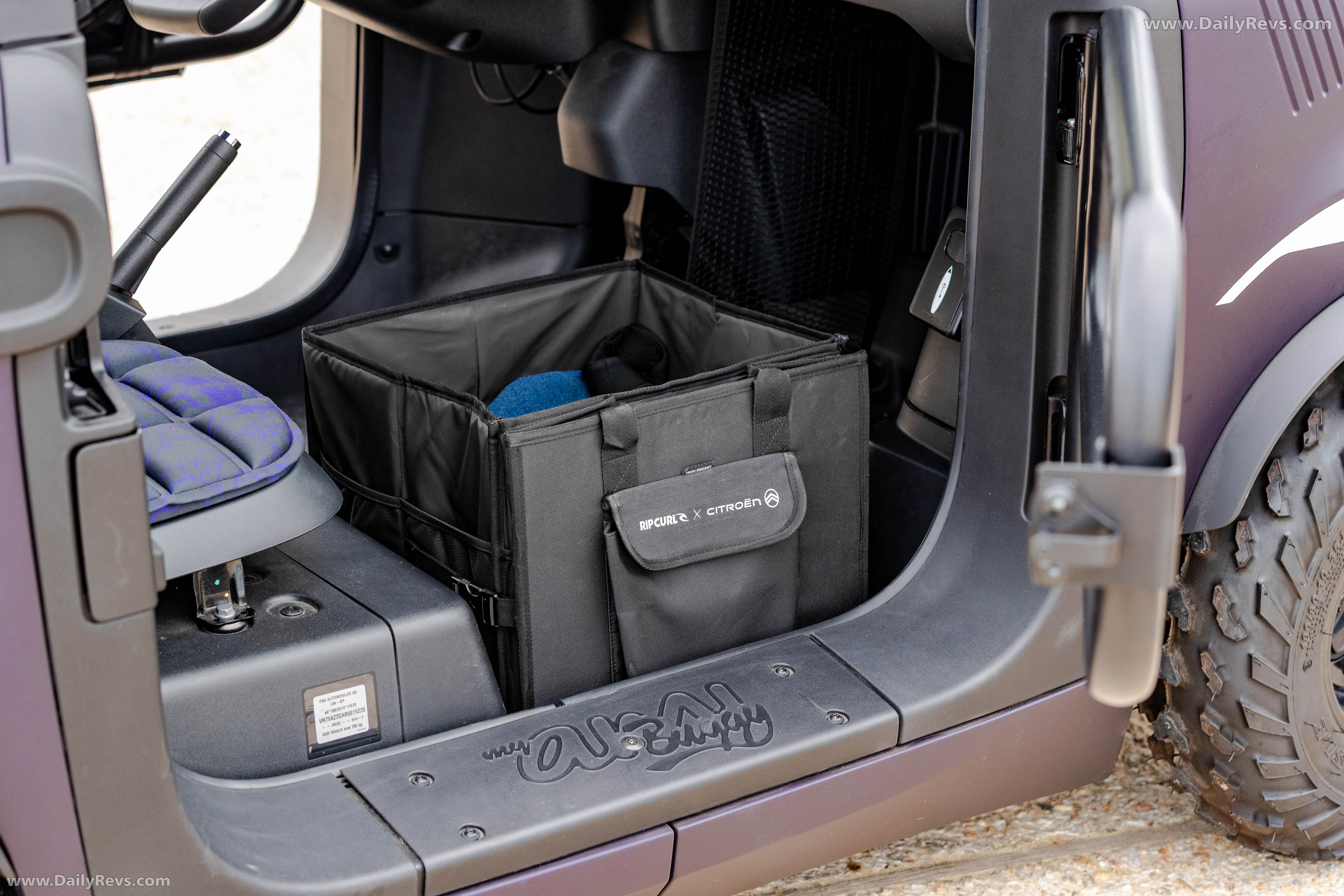 2026 Citroen AMI Vision Buggy Rip Curl Interior