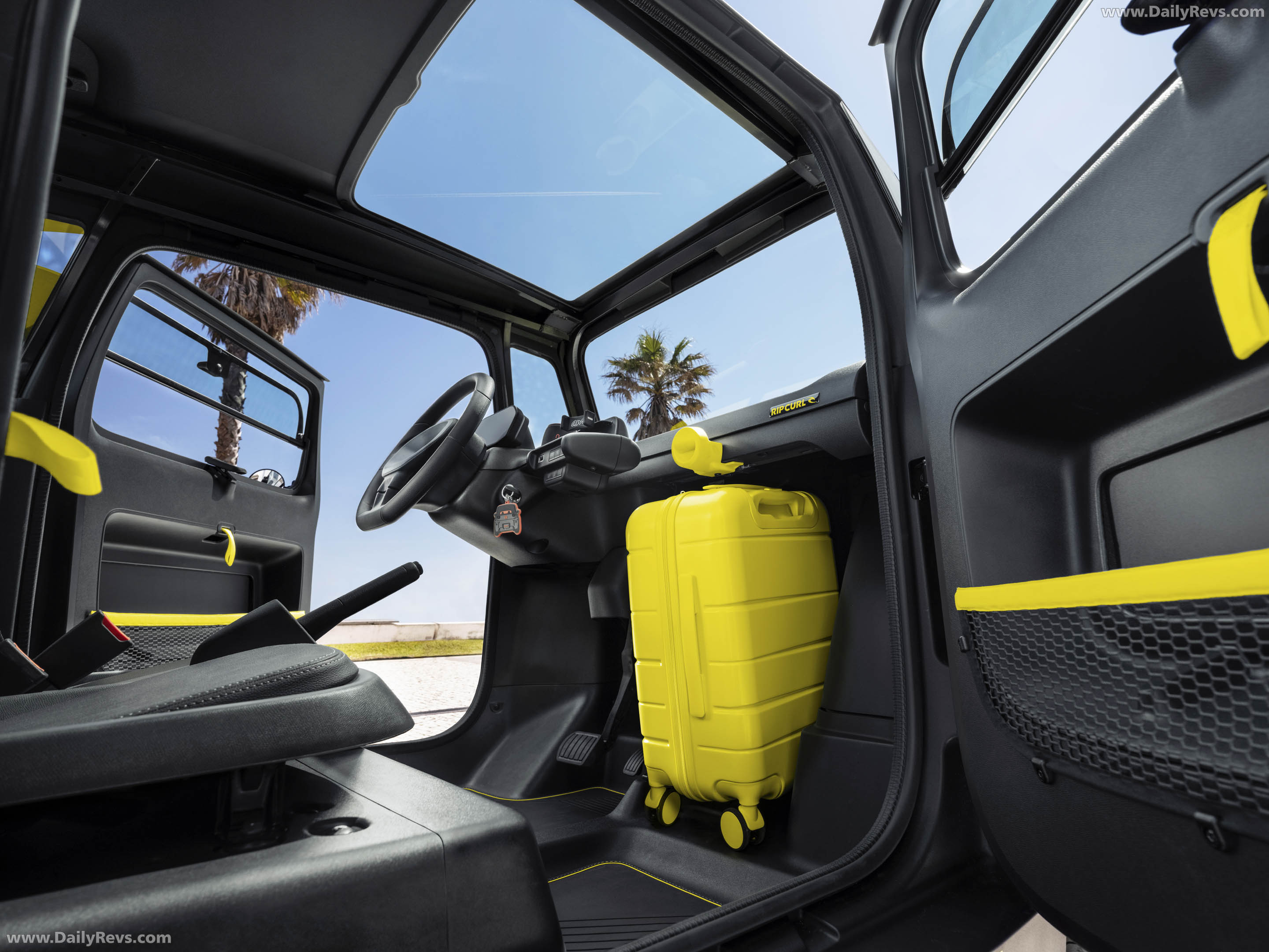 2026 Citroen Ami Rip Curl Interior