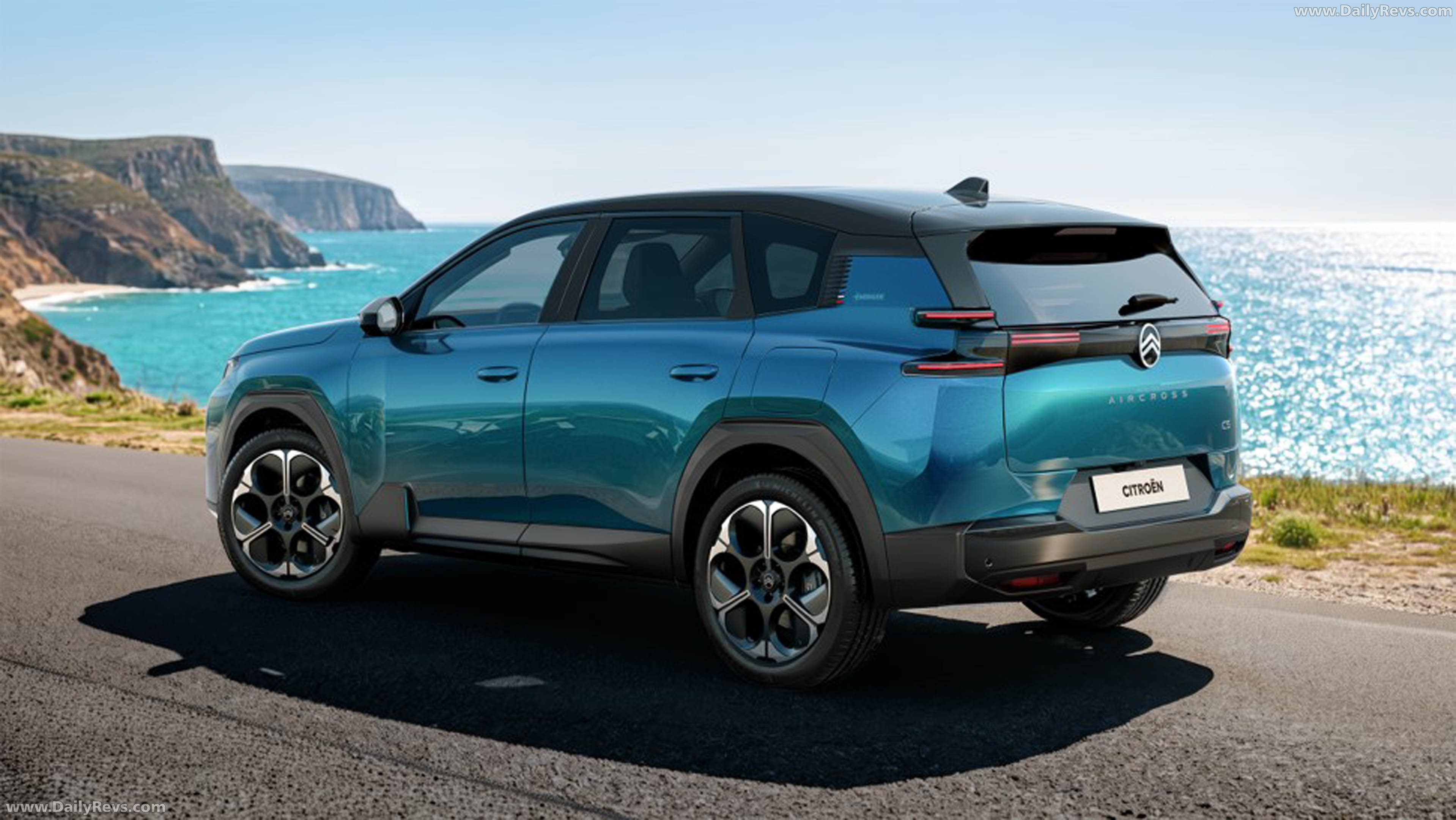 2027 Citroen C5 Aircross Emeraude Rear View
