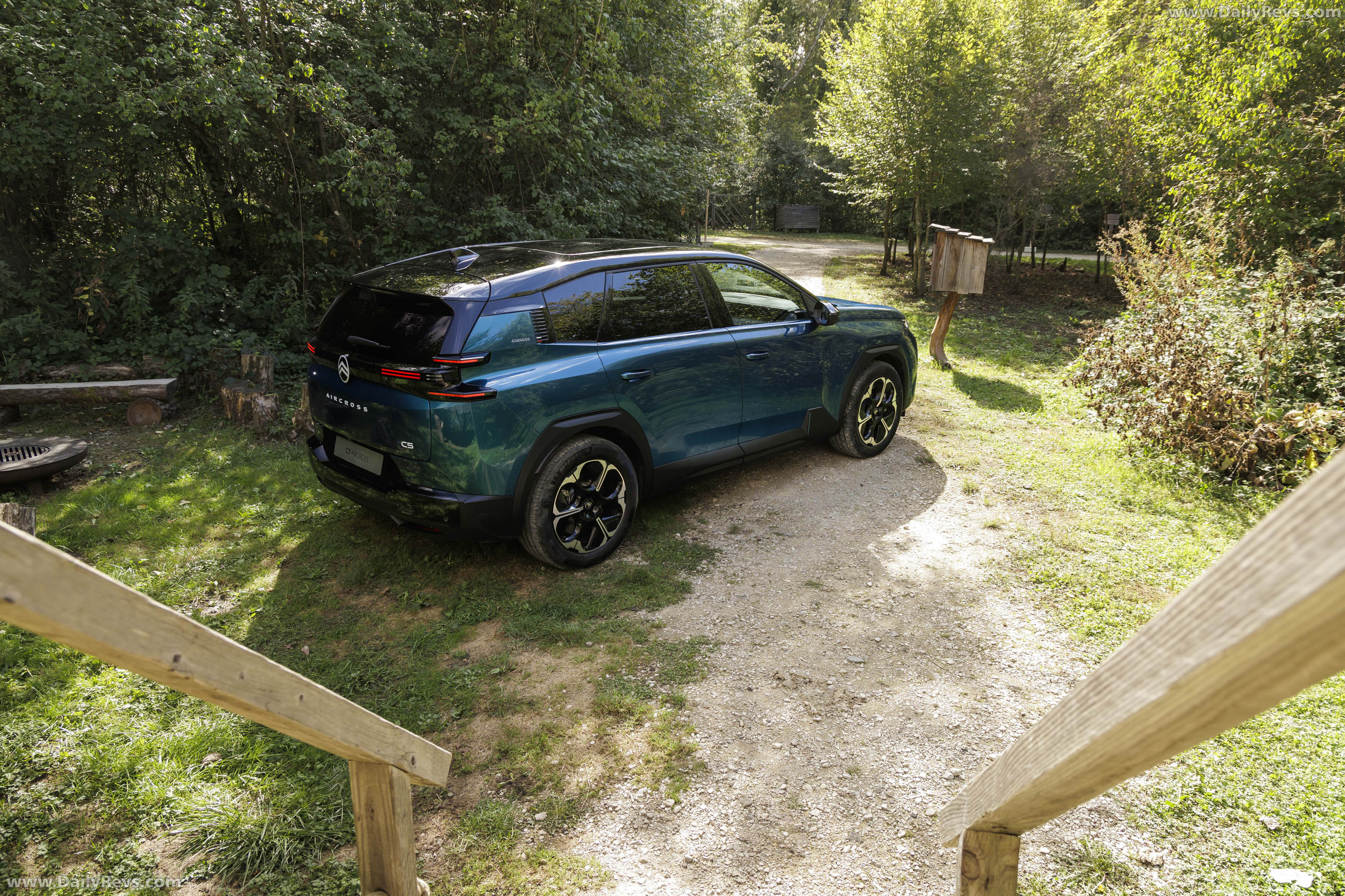 2027 Citroen C5 Aircross Emeraude Top View