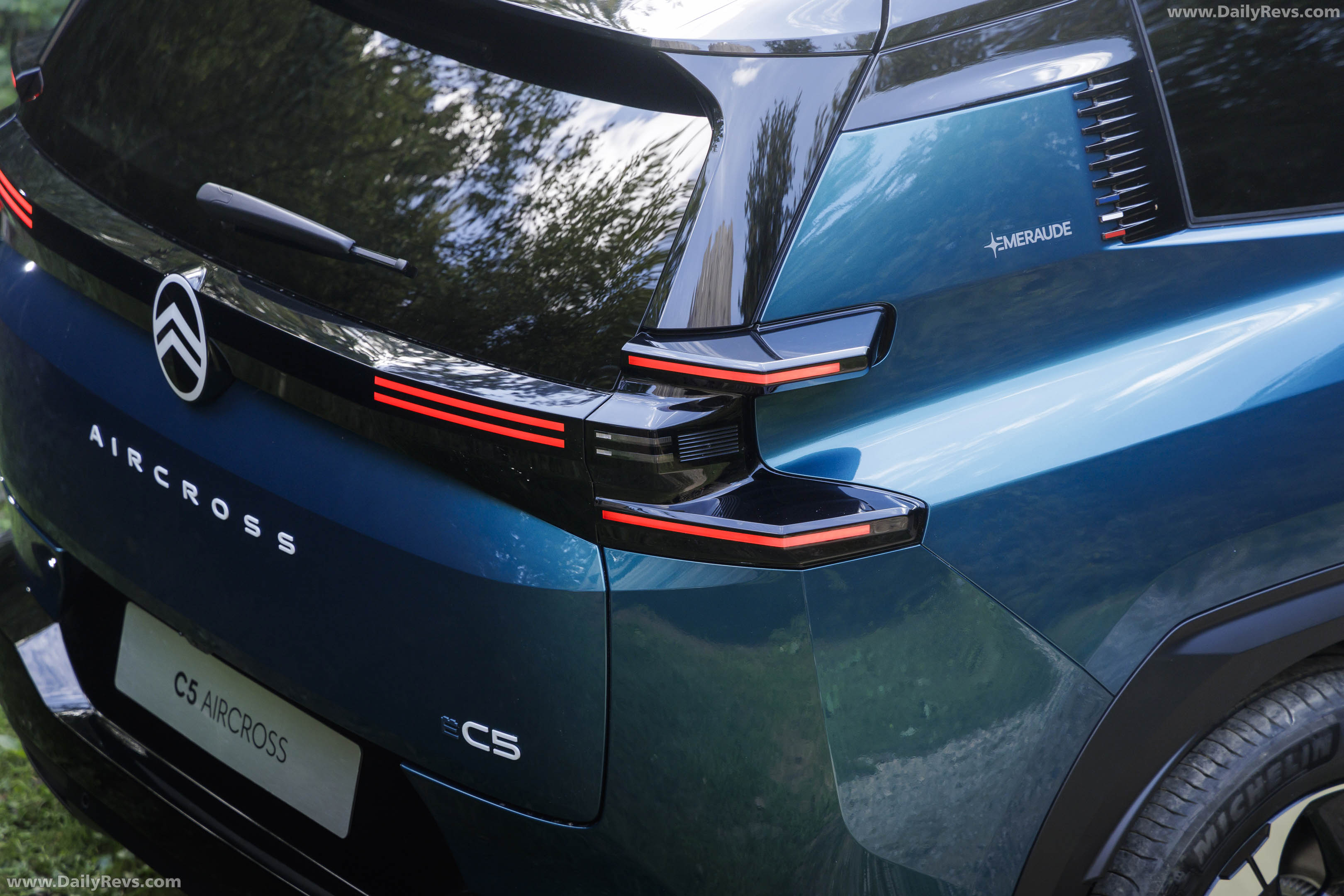 2027 Citroen C5 Aircross Emeraude Exterior