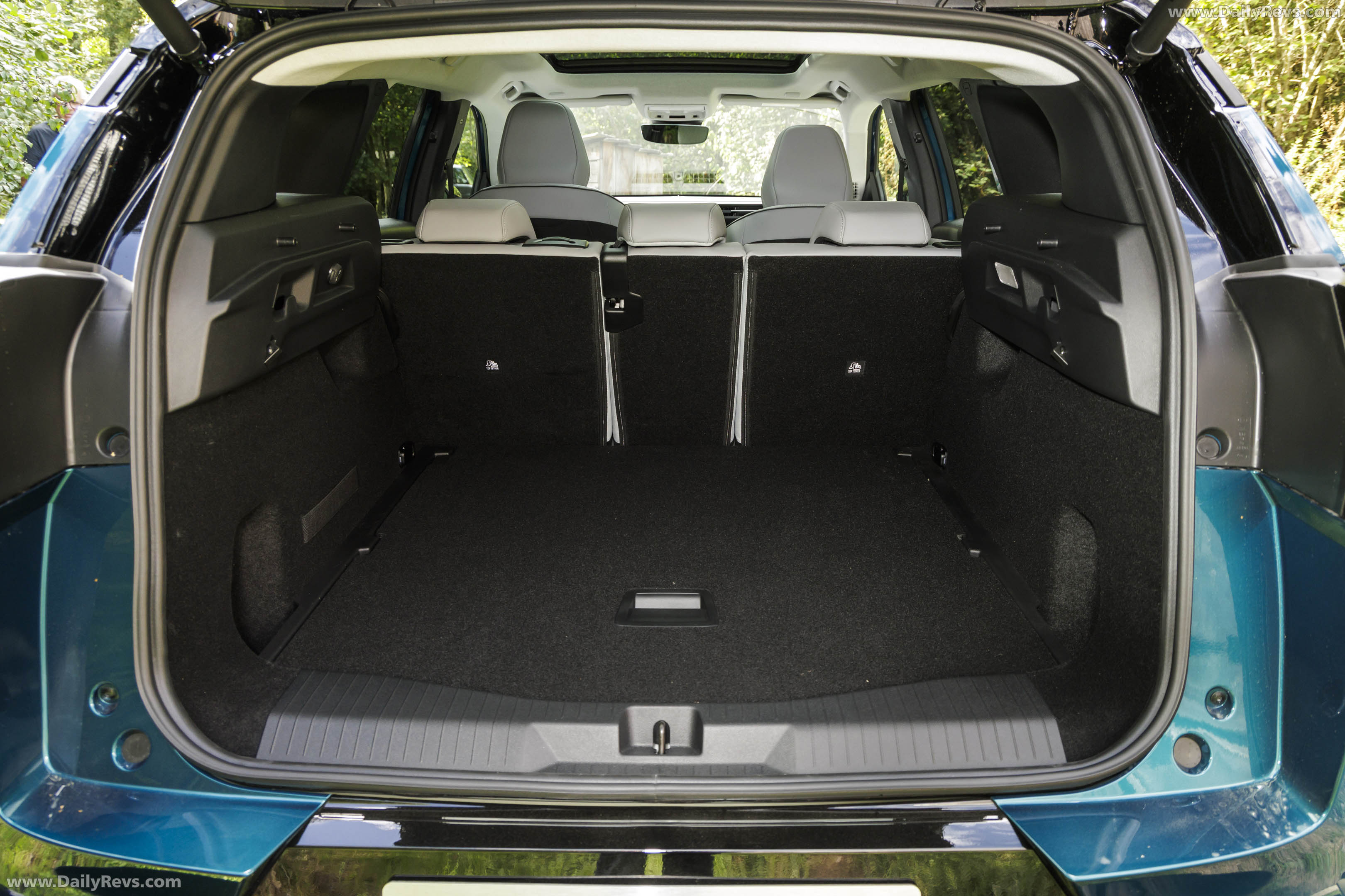 2027 Citroen C5 Aircross Emeraude Interior