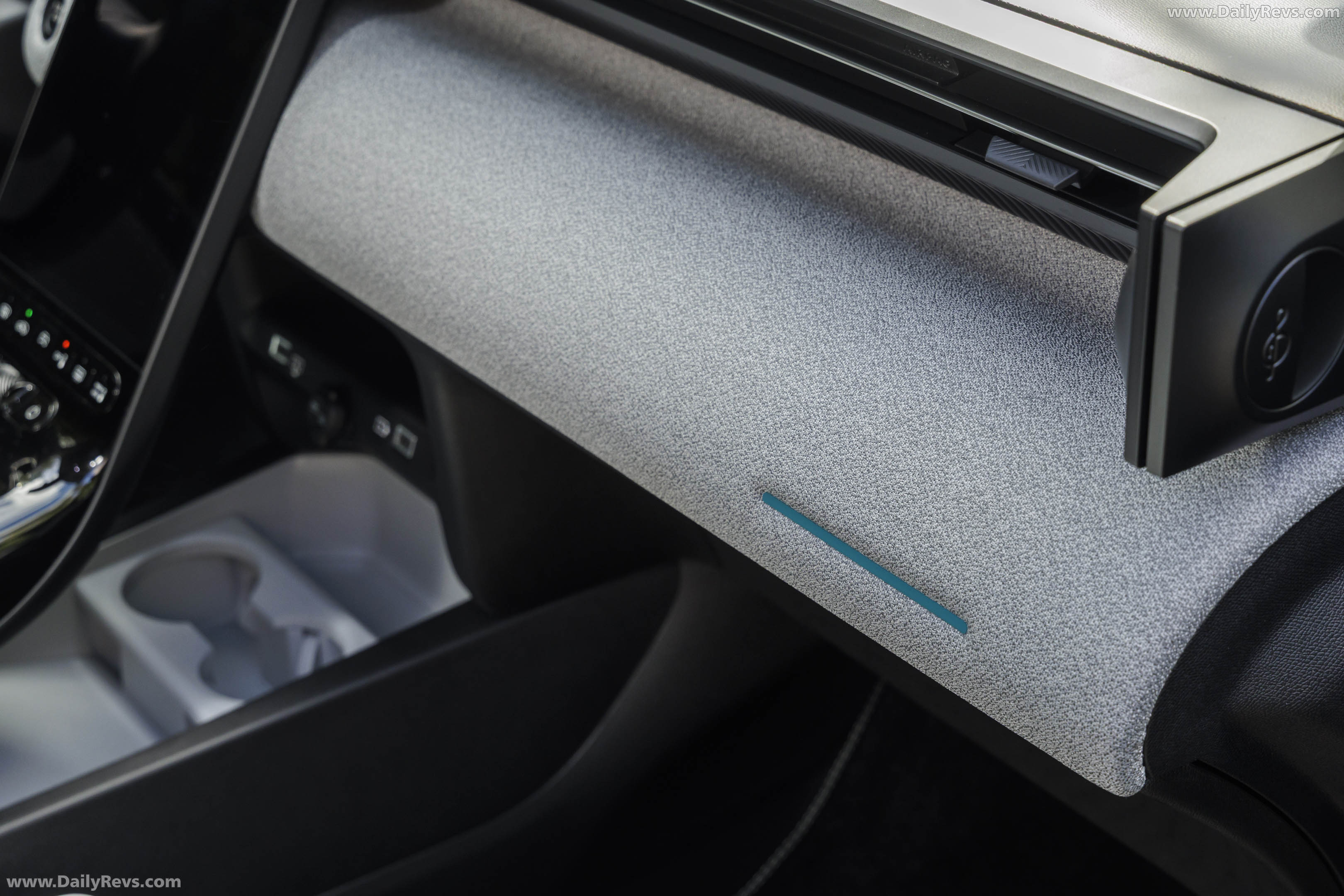 2027 Citroen C5 Aircross Emeraude Interior