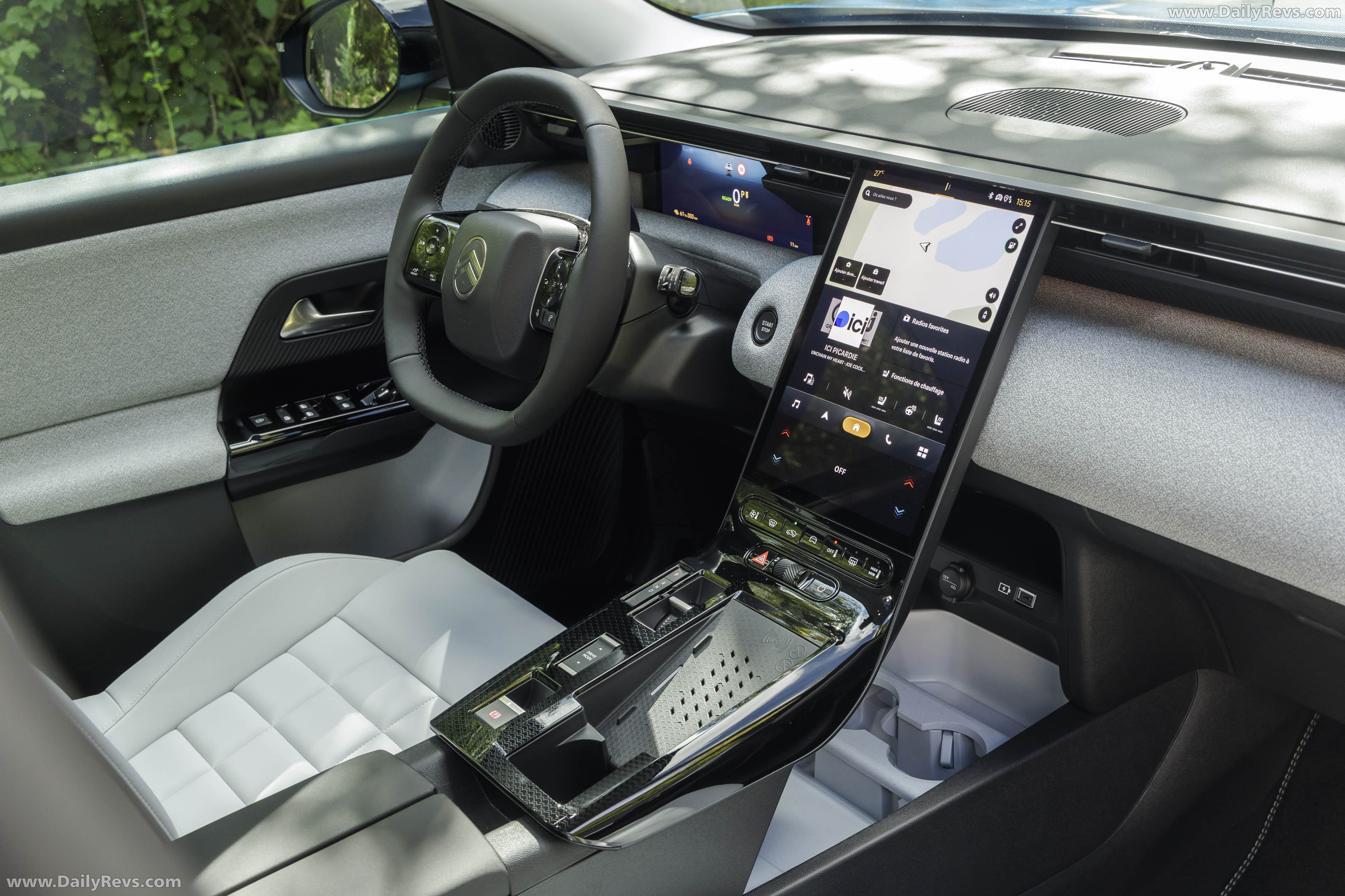 2027 Citroen C5 Aircross Emeraude Interior