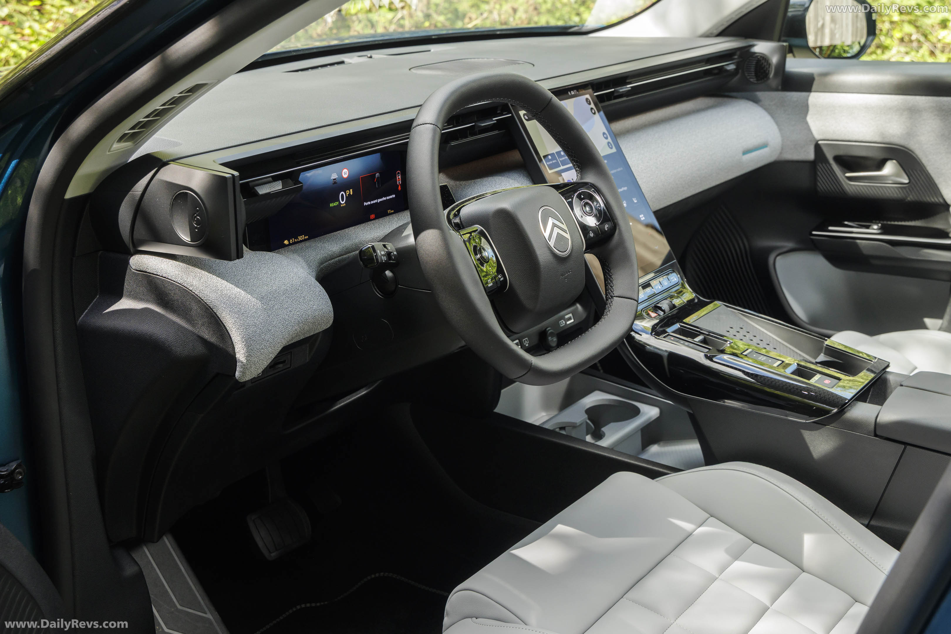2027 Citroen C5 Aircross Emeraude Interior