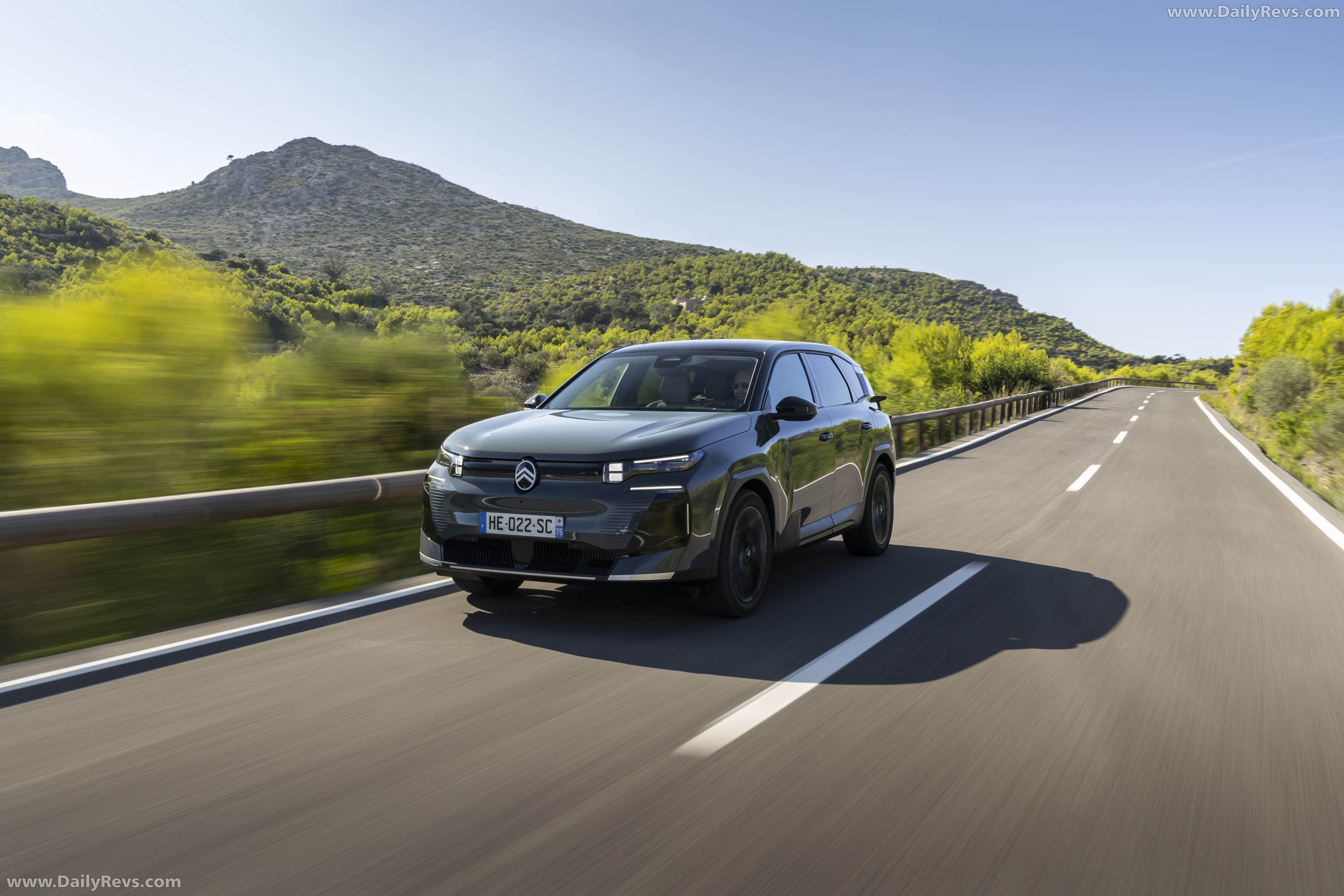 2026 Citroen C5 Aircross BEV Front View
