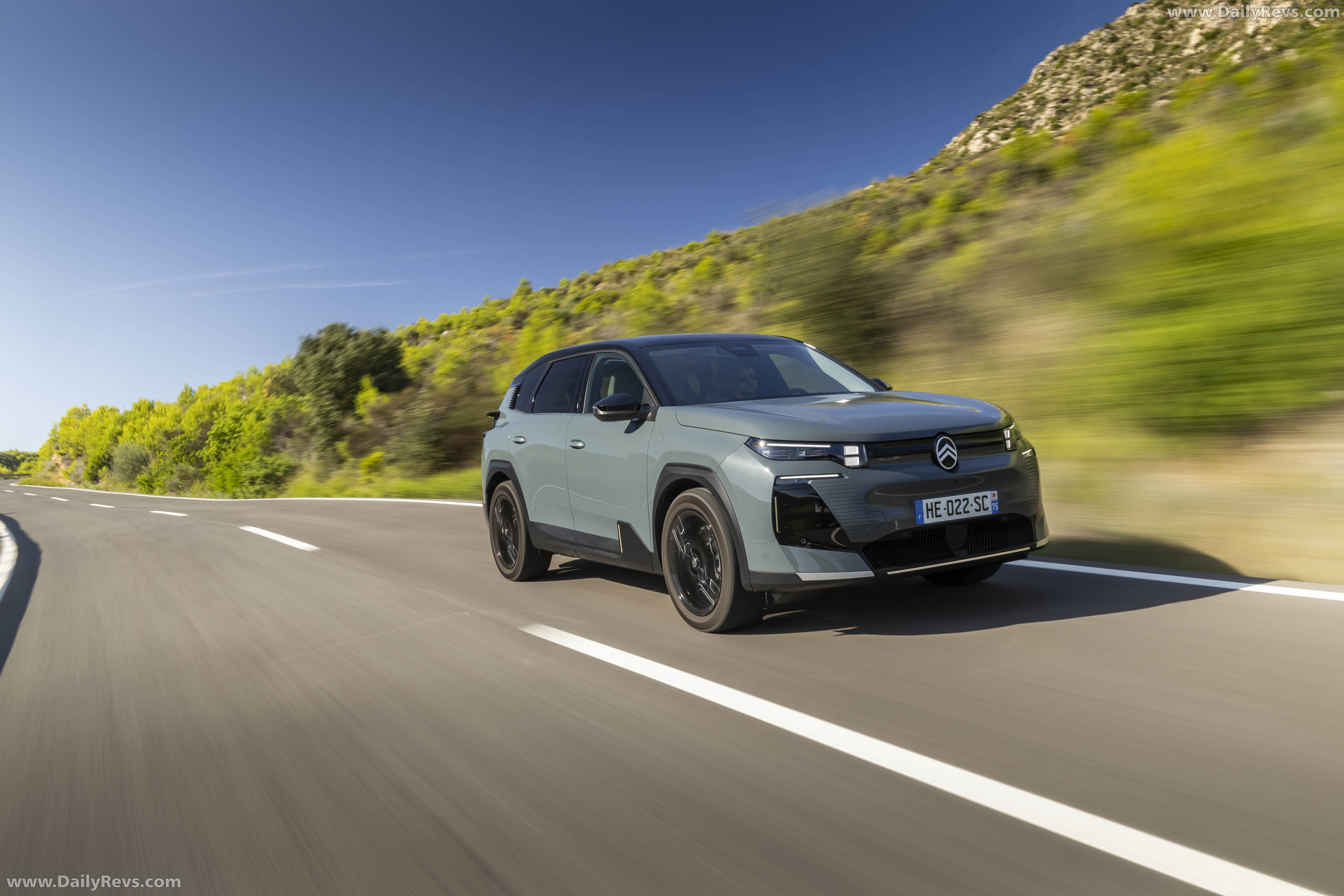2026 Citroen C5 Aircross BEV Front View