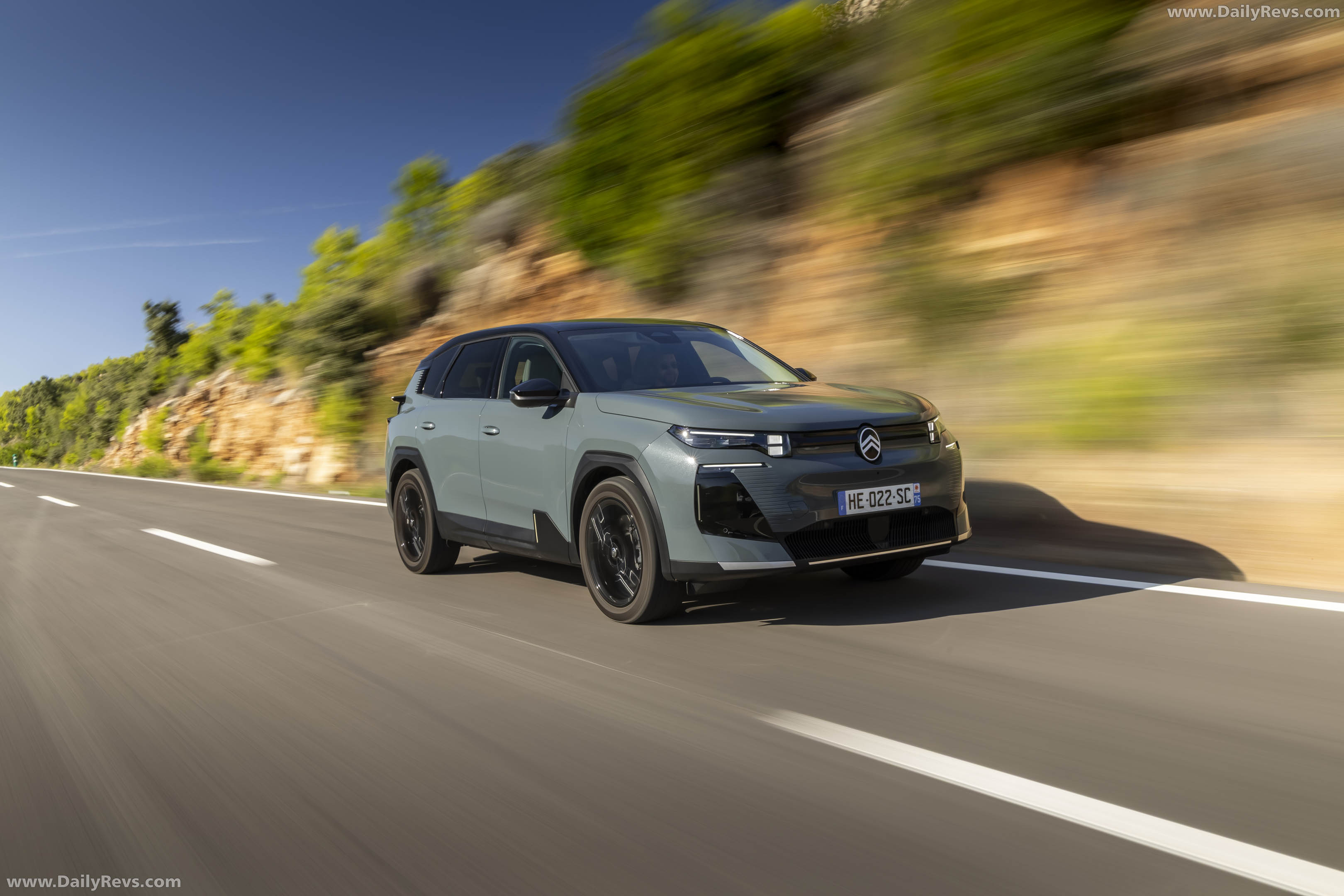2026 Citroen C5 Aircross BEV Front View