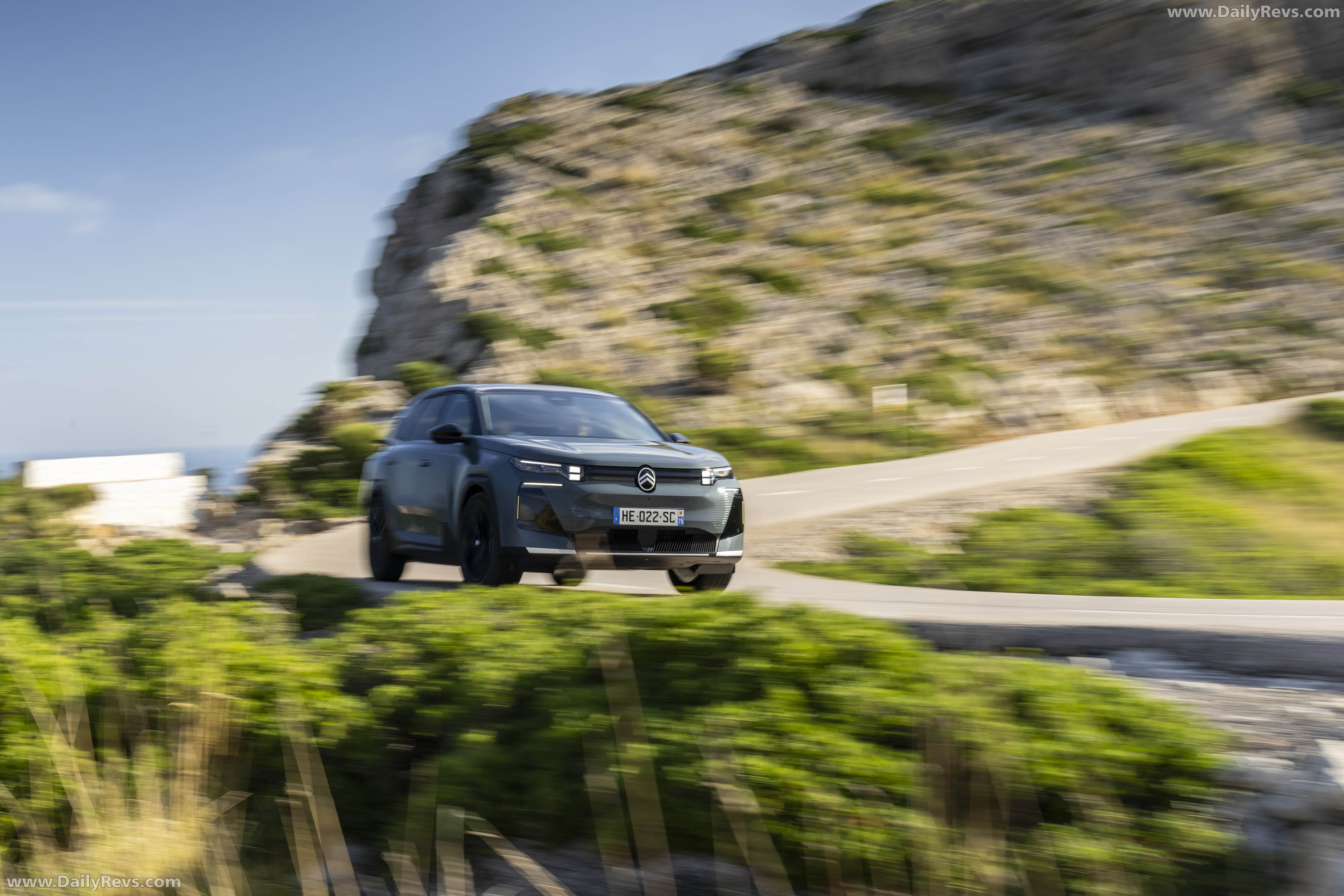 2026 Citroen C5 Aircross BEV Front View