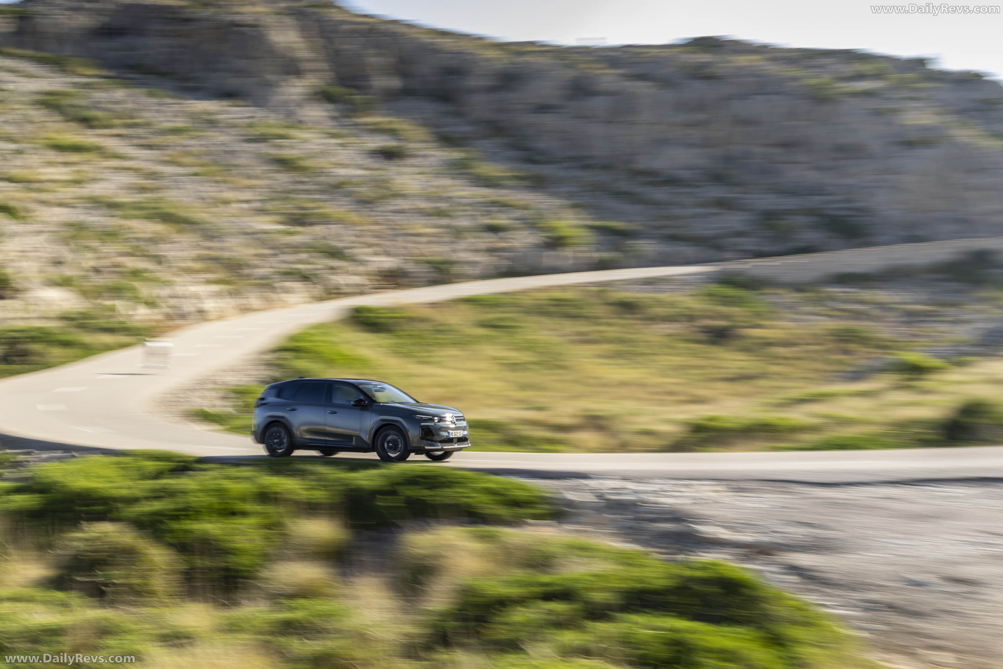 2026 Citroen C5 Aircross BEV Side View