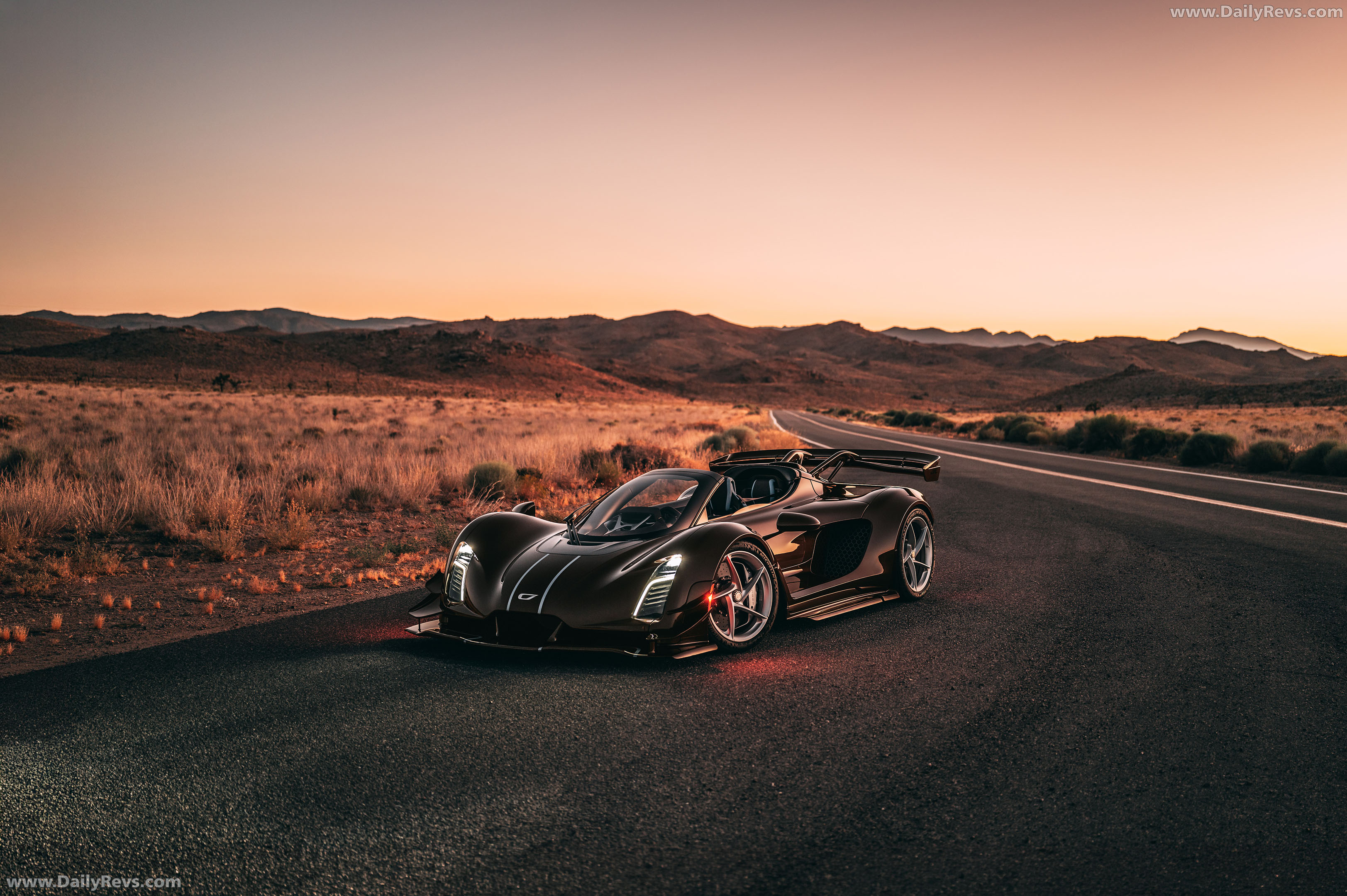 2027 Czinger 21C Spyder Front View