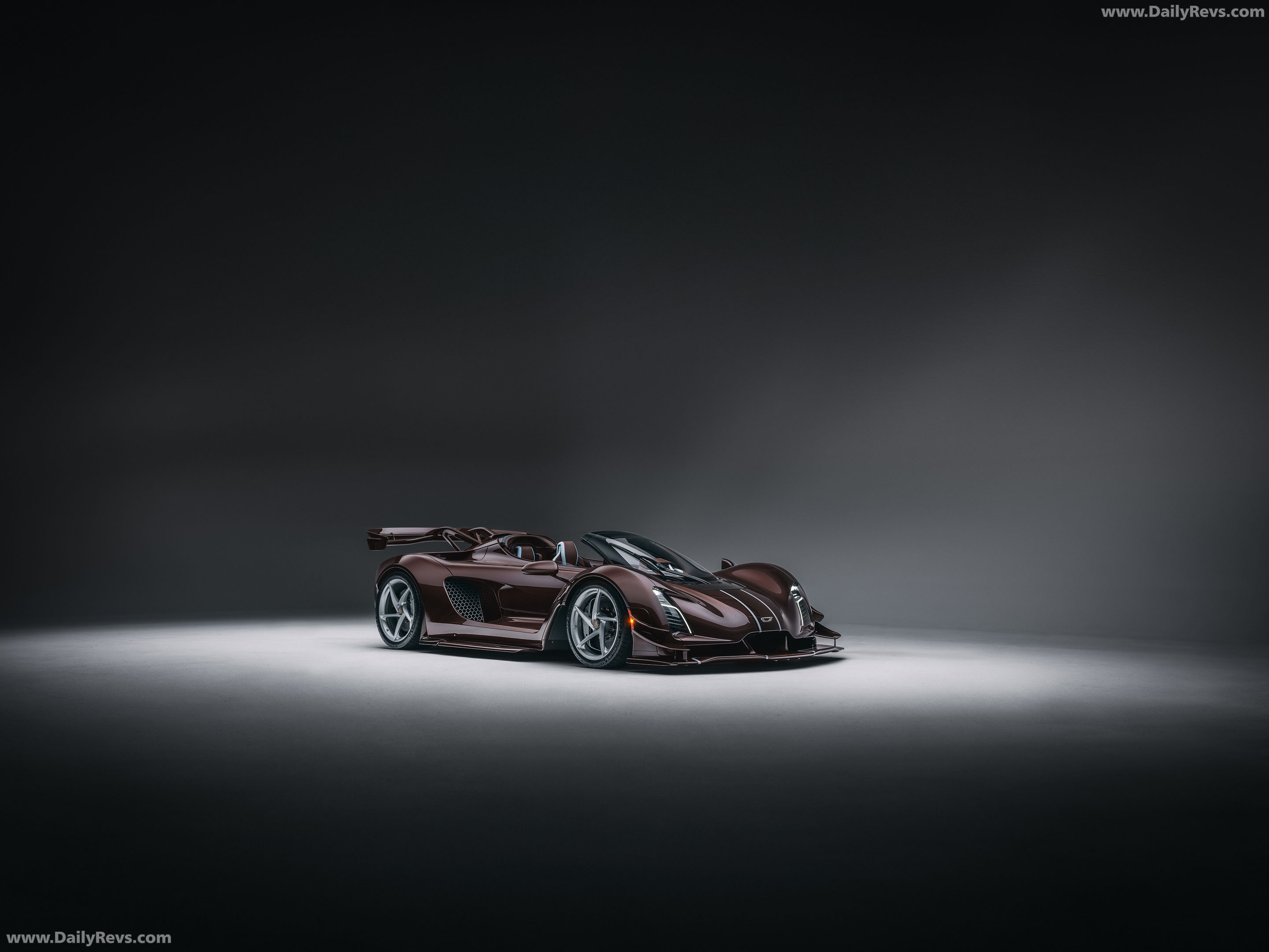 2027 Czinger 21C Spyder Front View