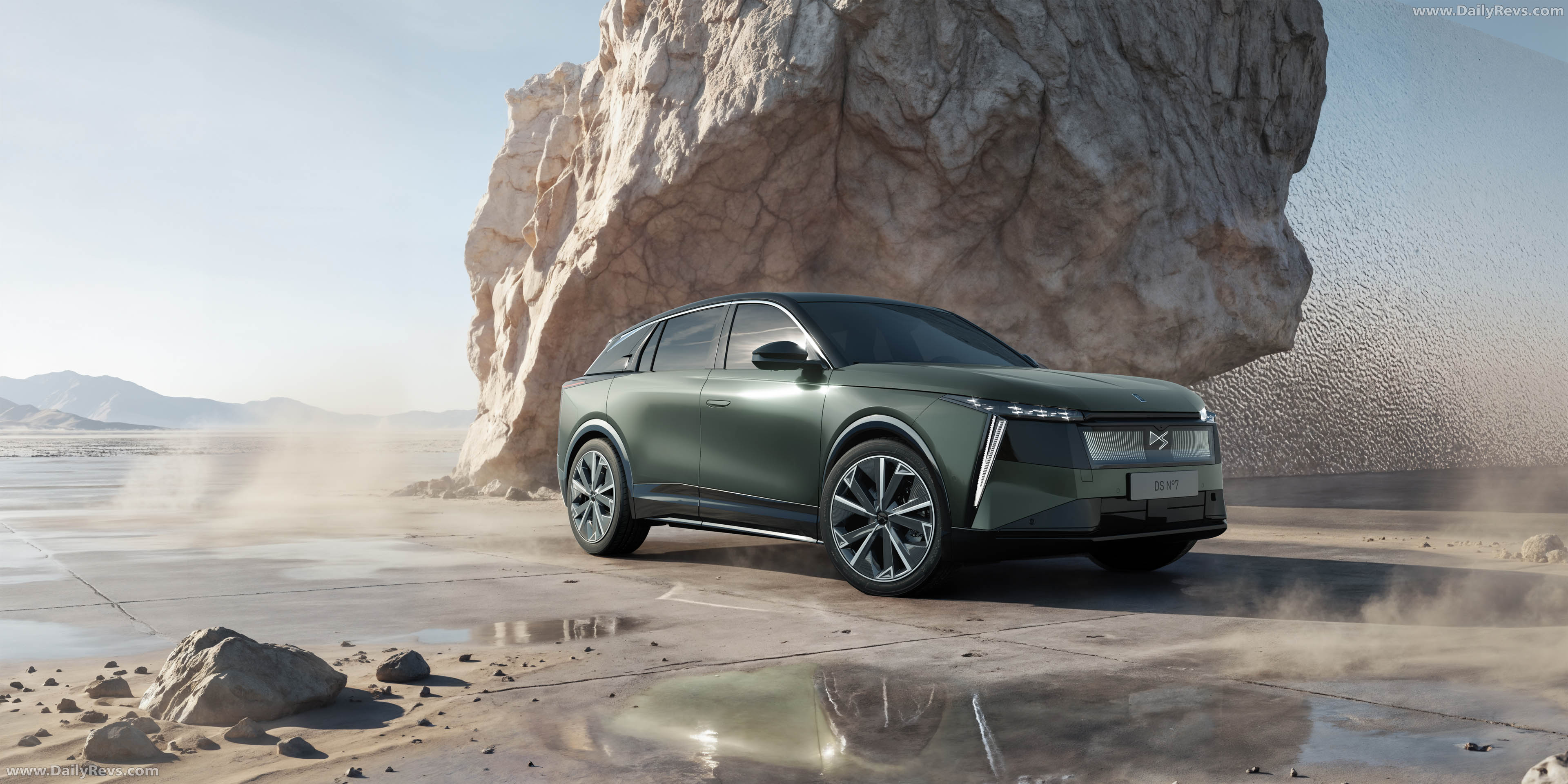 DS N° 7, First Class SUV, The Art of Travel - DailyRevs