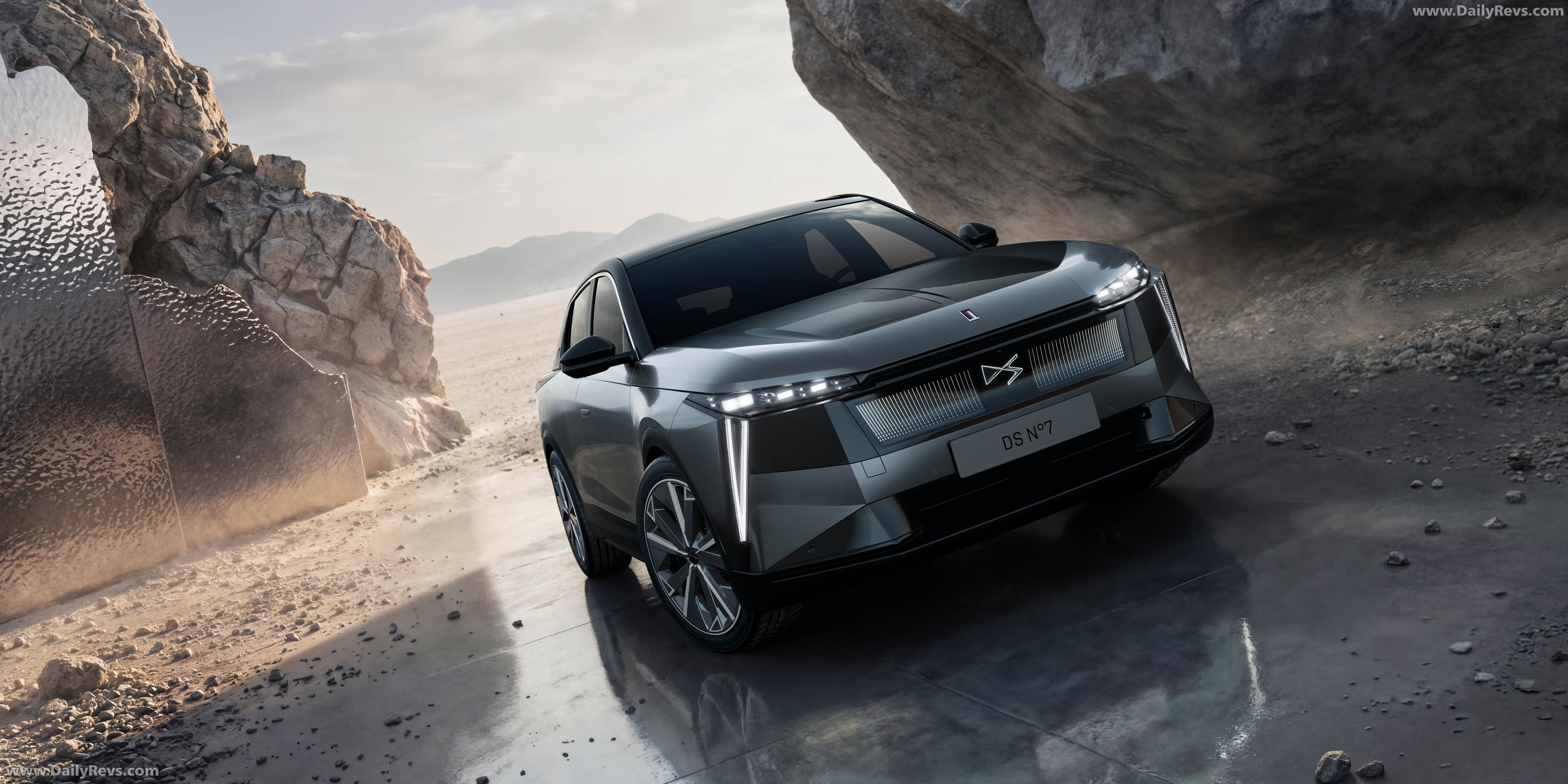 DS N° 7, First Class SUV, The Art of Travel - DailyRevs