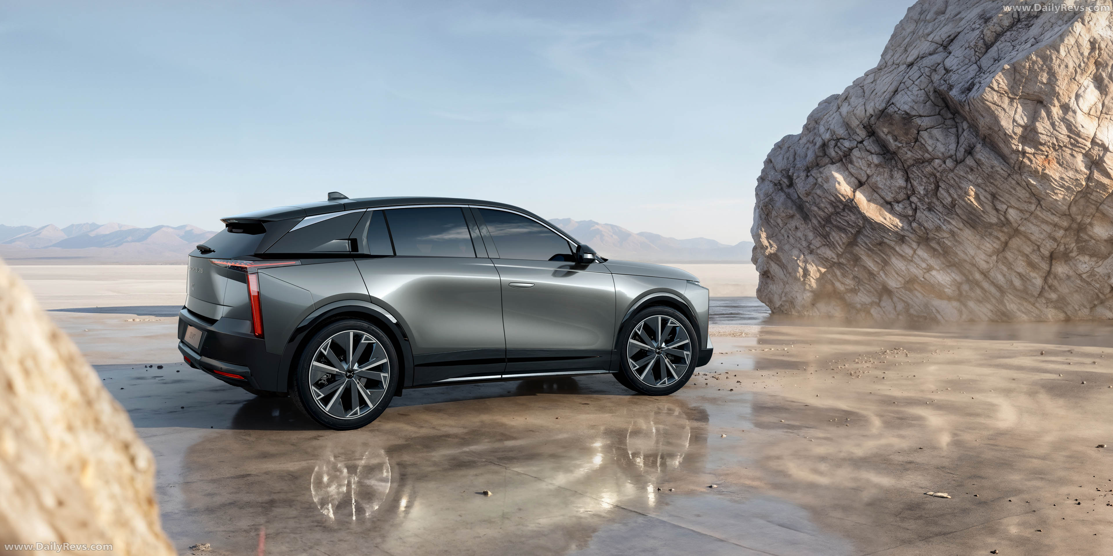 2027 DS No7 Rear View