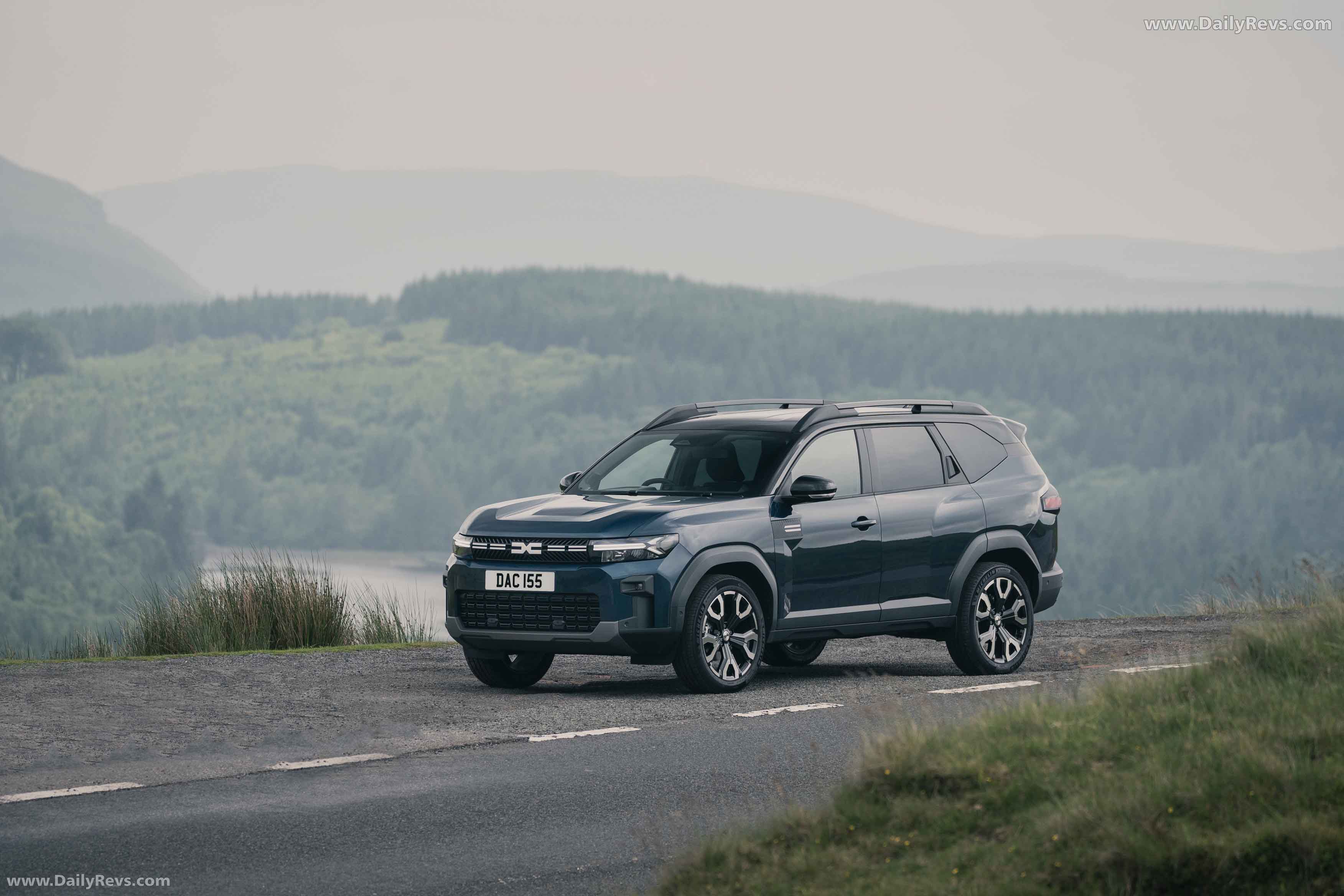 2025 Dacia Bigster UK Version Front View