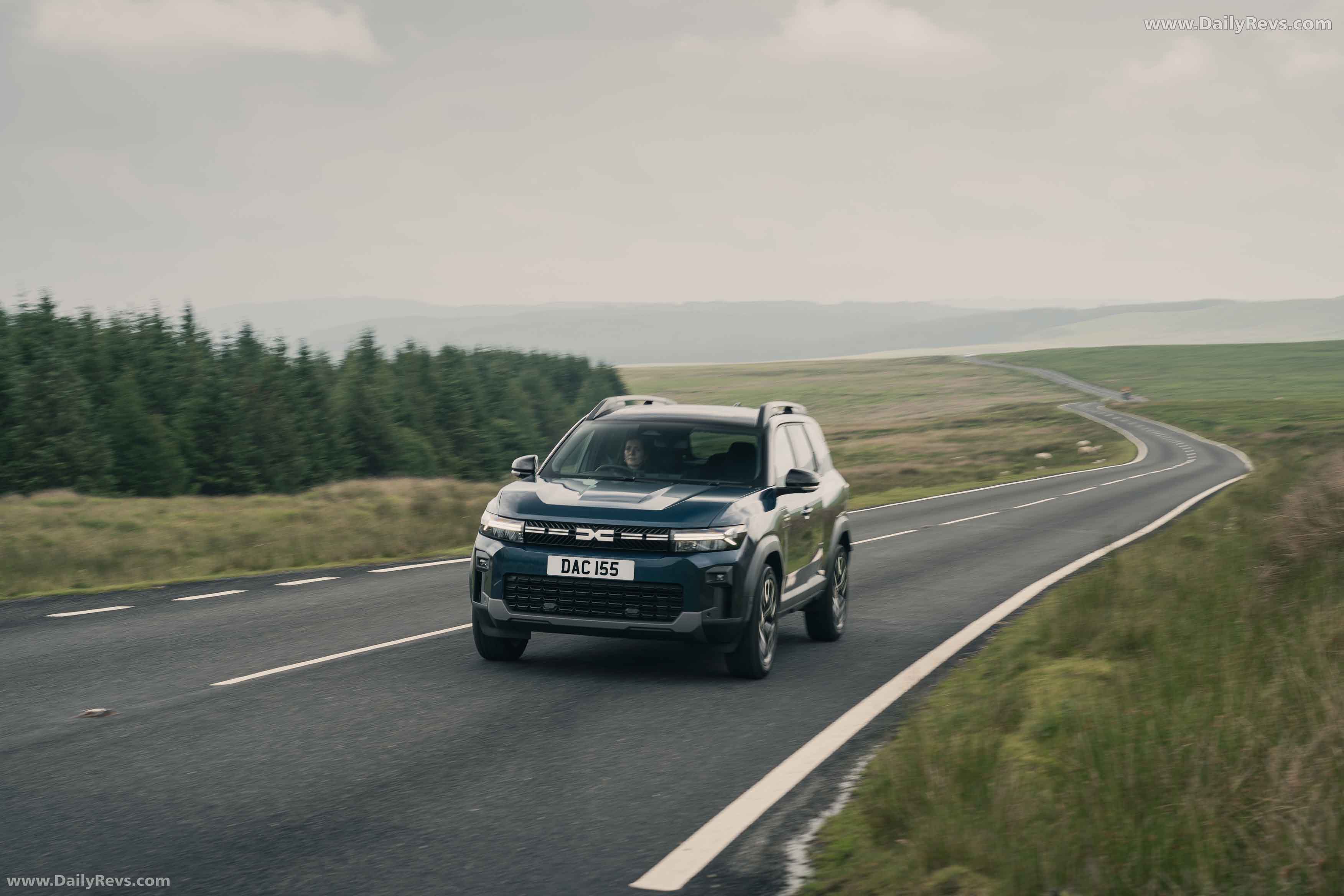 2025 Dacia Bigster UK Version Front View