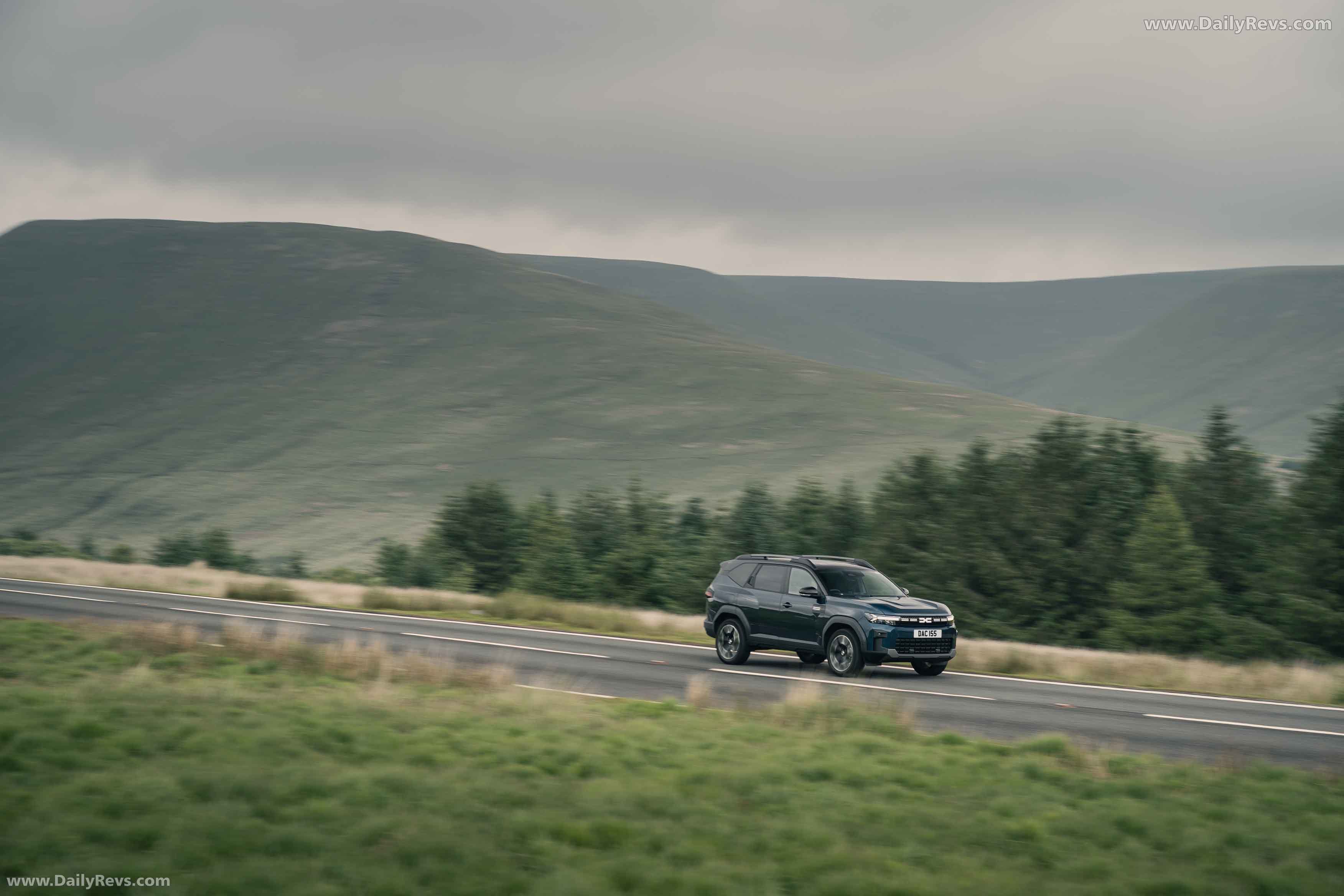 2025 Dacia Bigster UK Version Front View