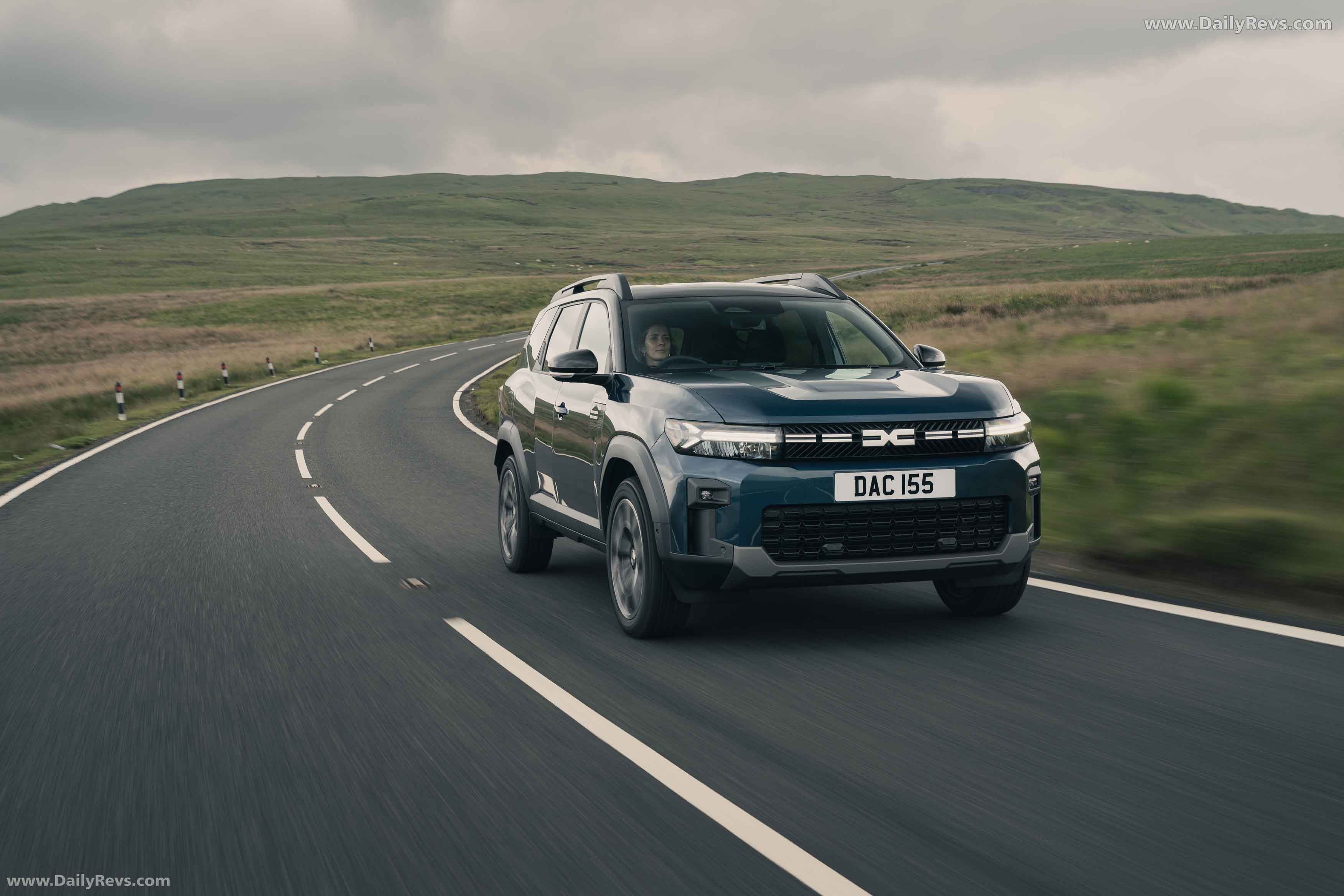 2025 Dacia Bigster UK Version Front View