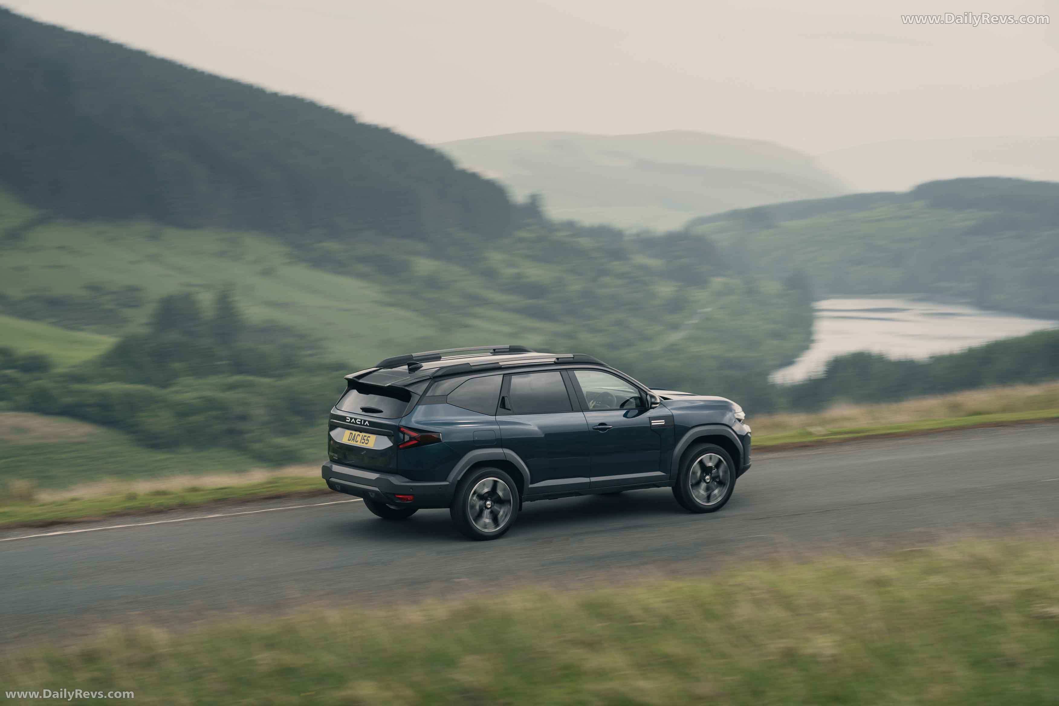 2025 Dacia Bigster UK Version Rear View