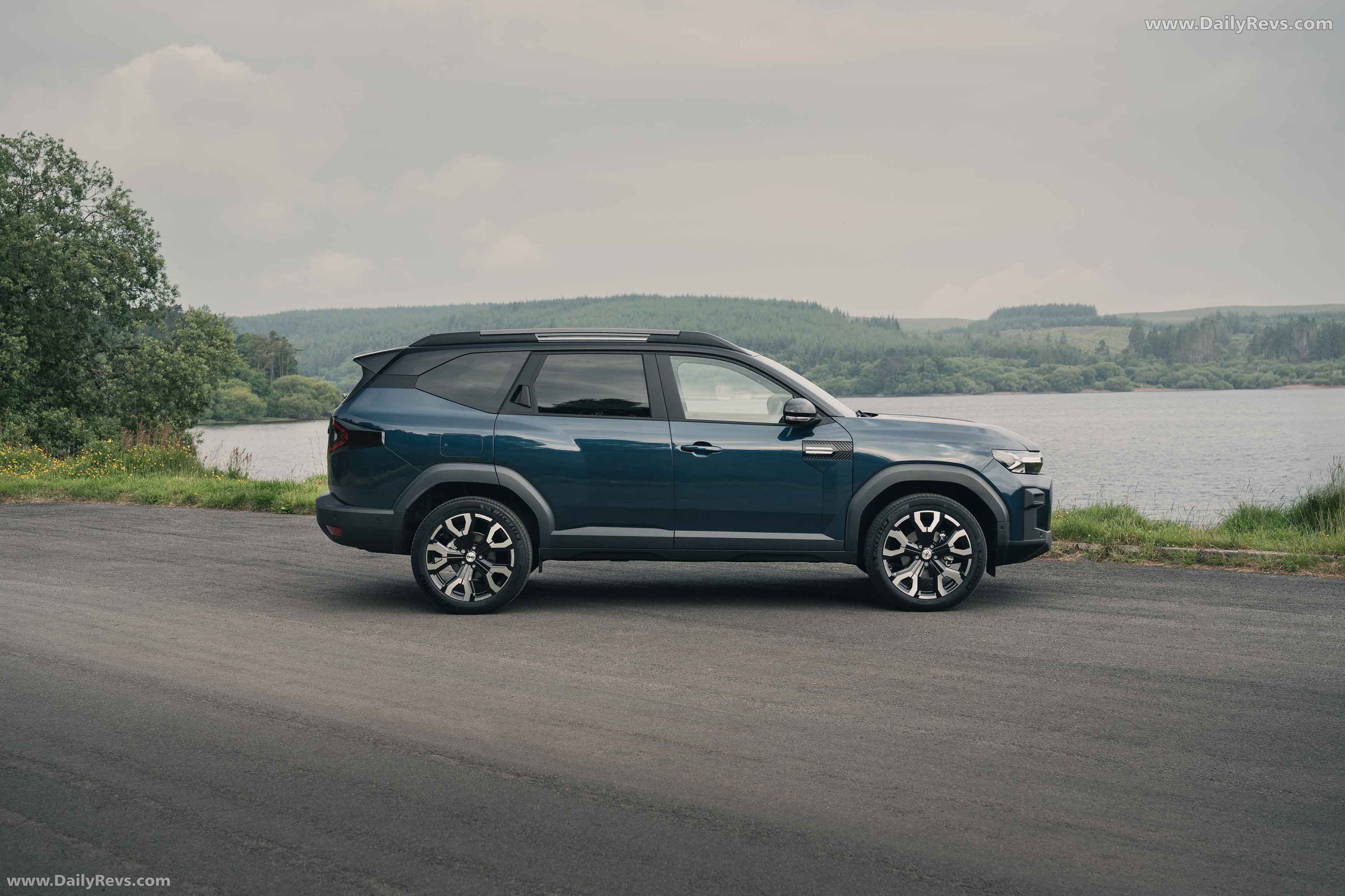 2025 Dacia Bigster UK Version Side View