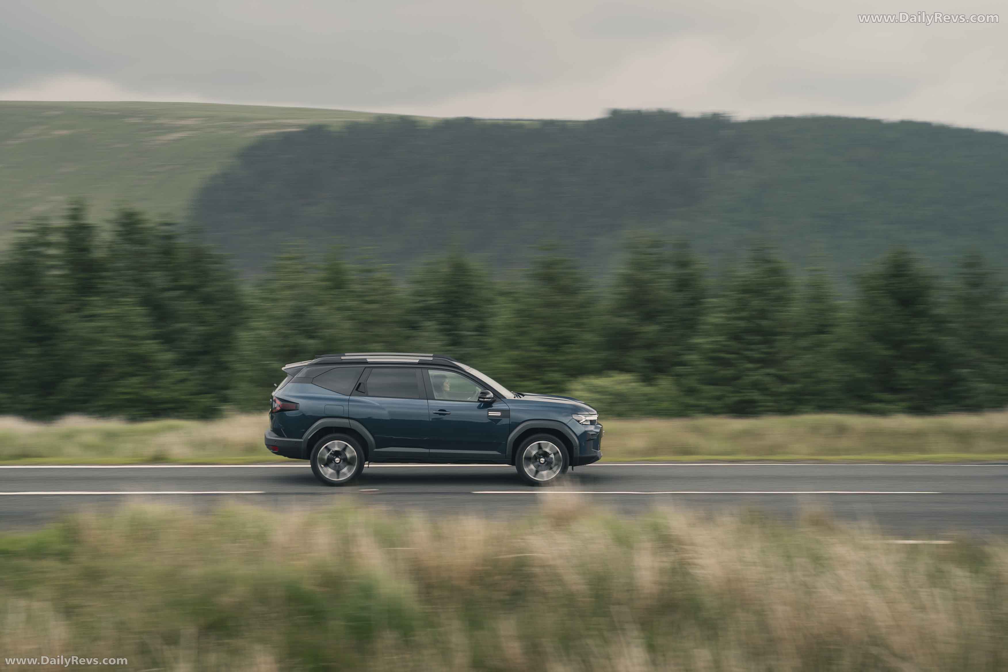 2025 Dacia Bigster UK Version Side View