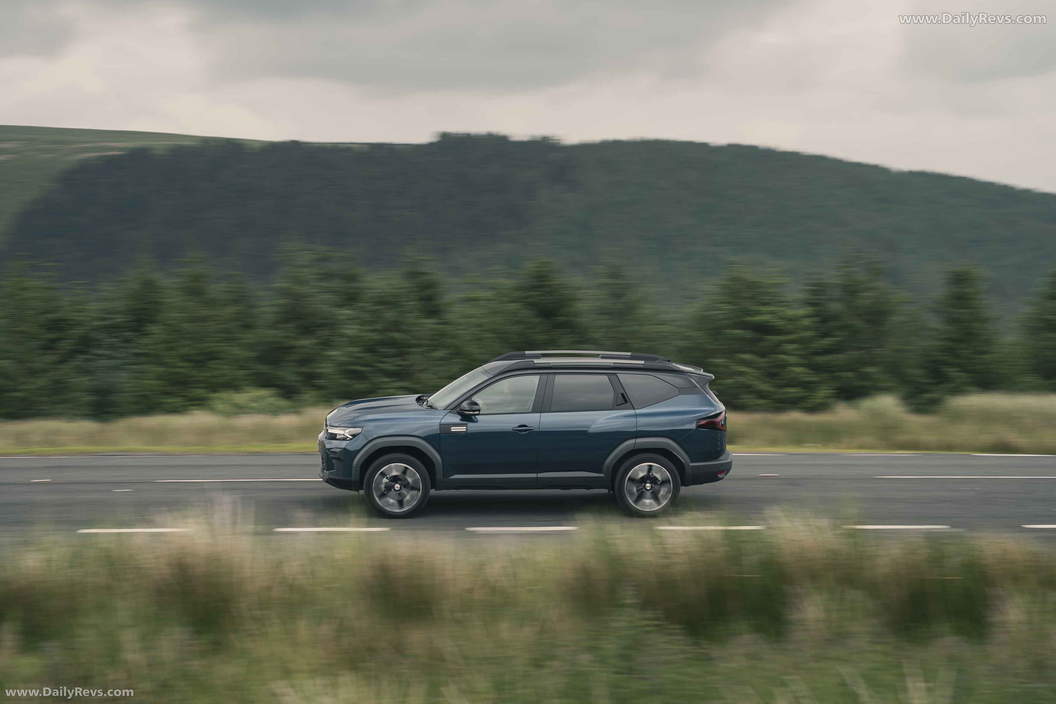 2025 Dacia Bigster UK Version Side View